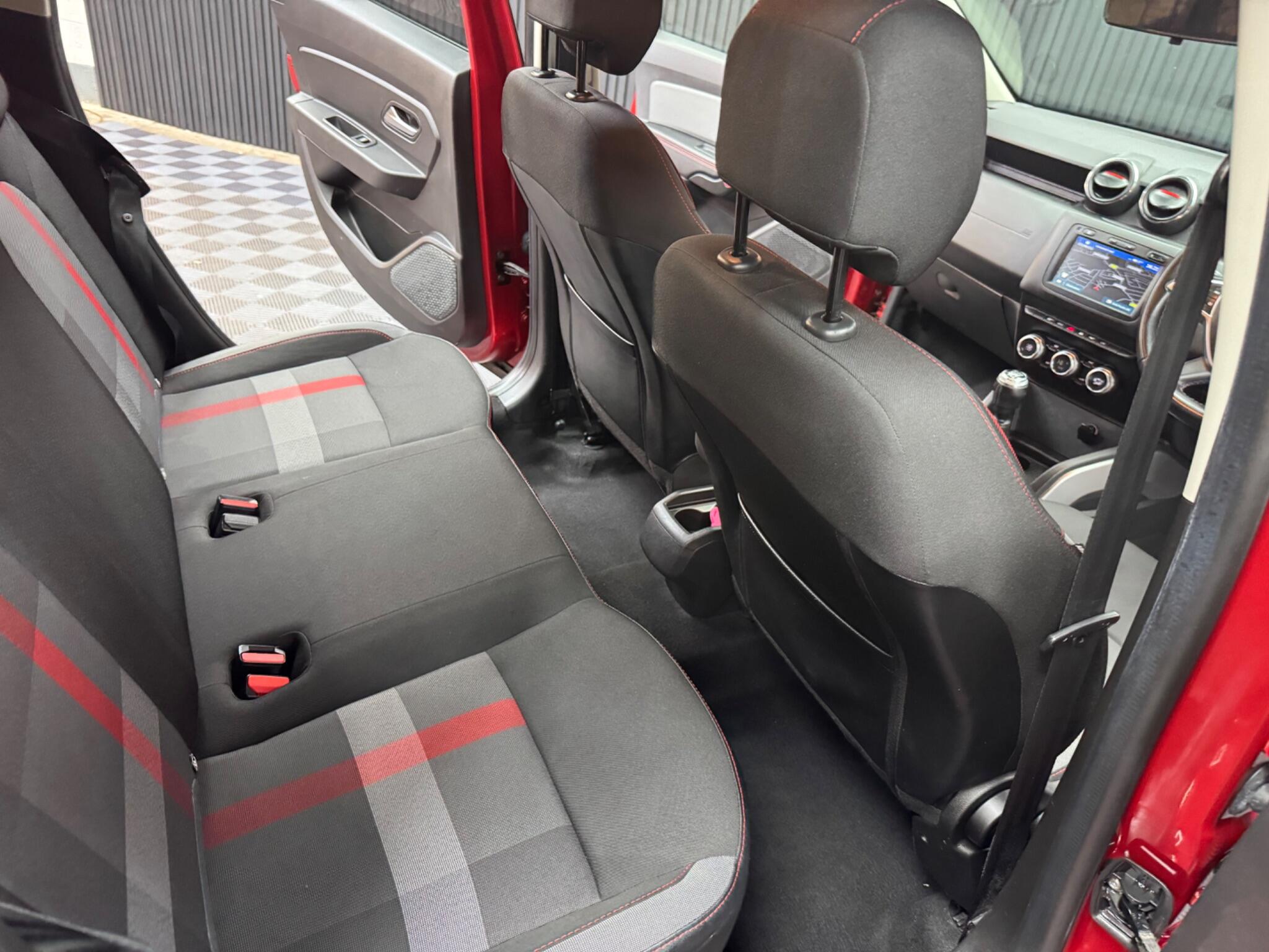 Dacia Duster view 37