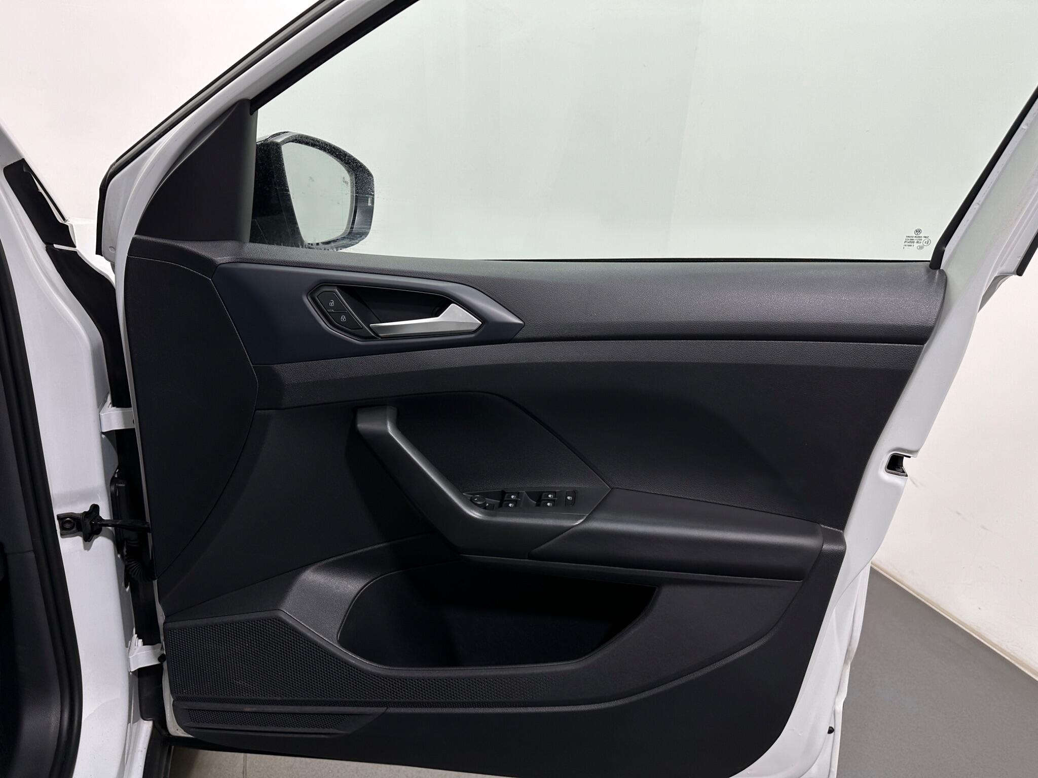 Volkswagen T-Cross view 33