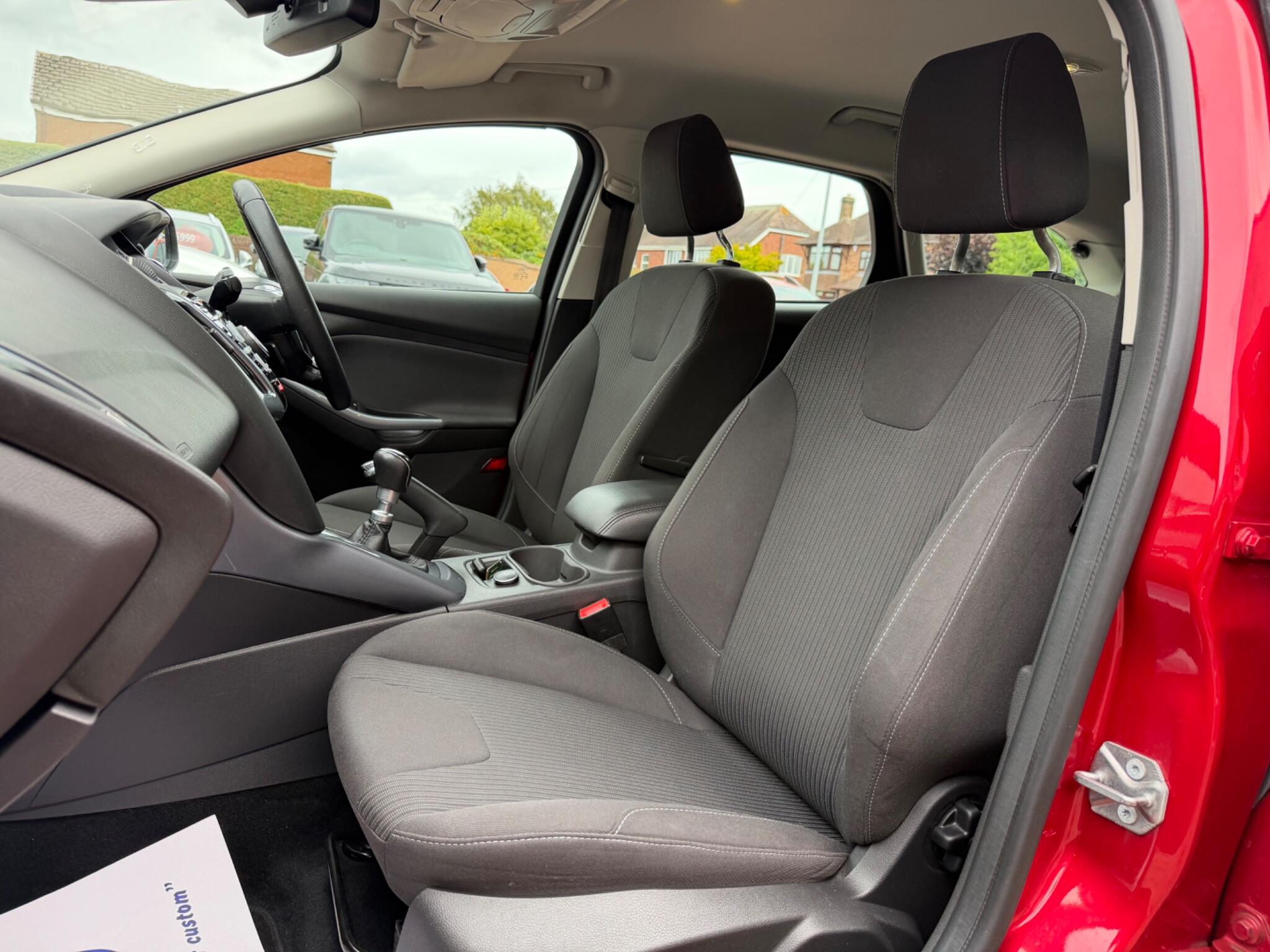Ford Focus view 63