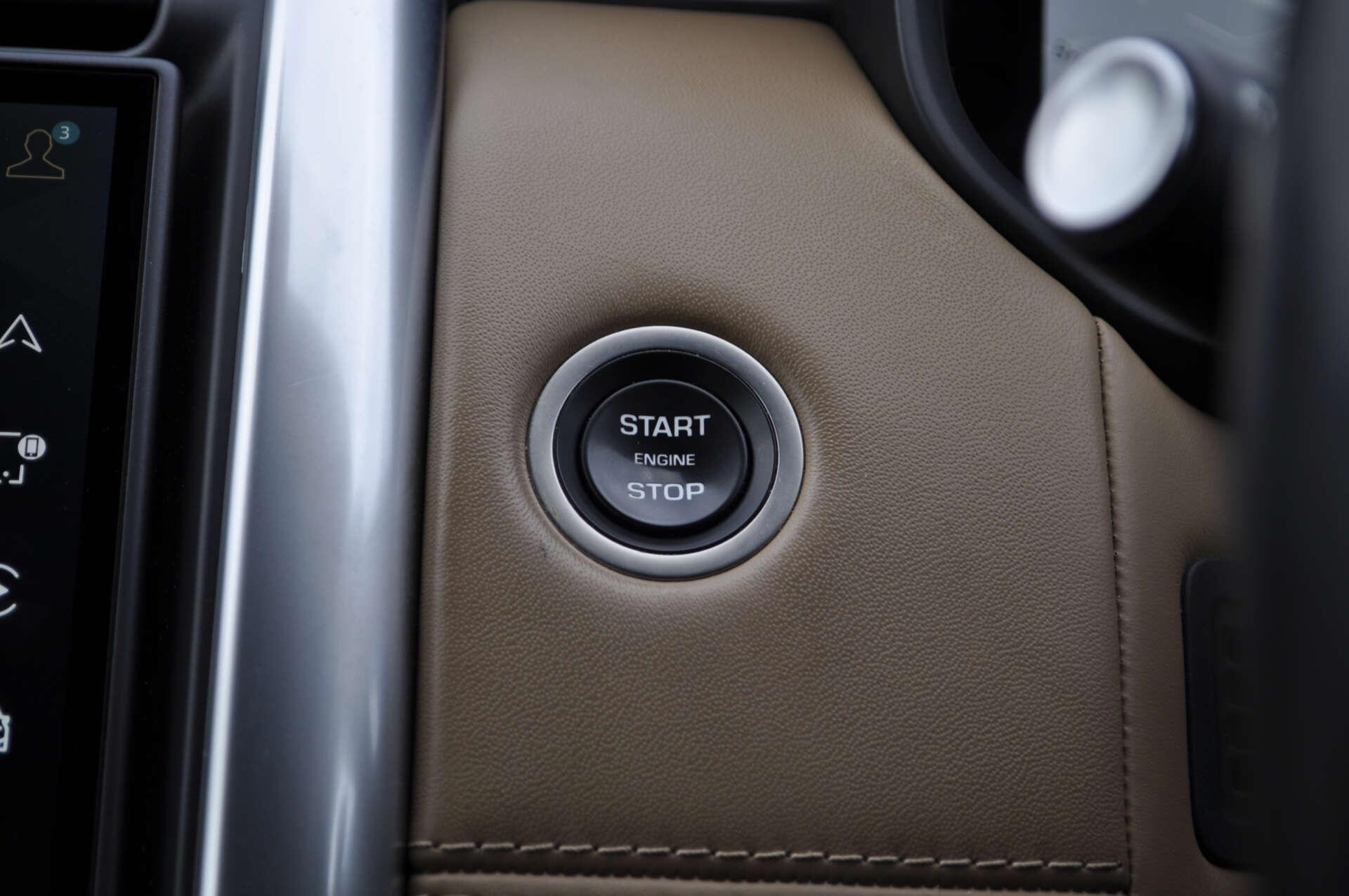 Land Rover Discovery view 34