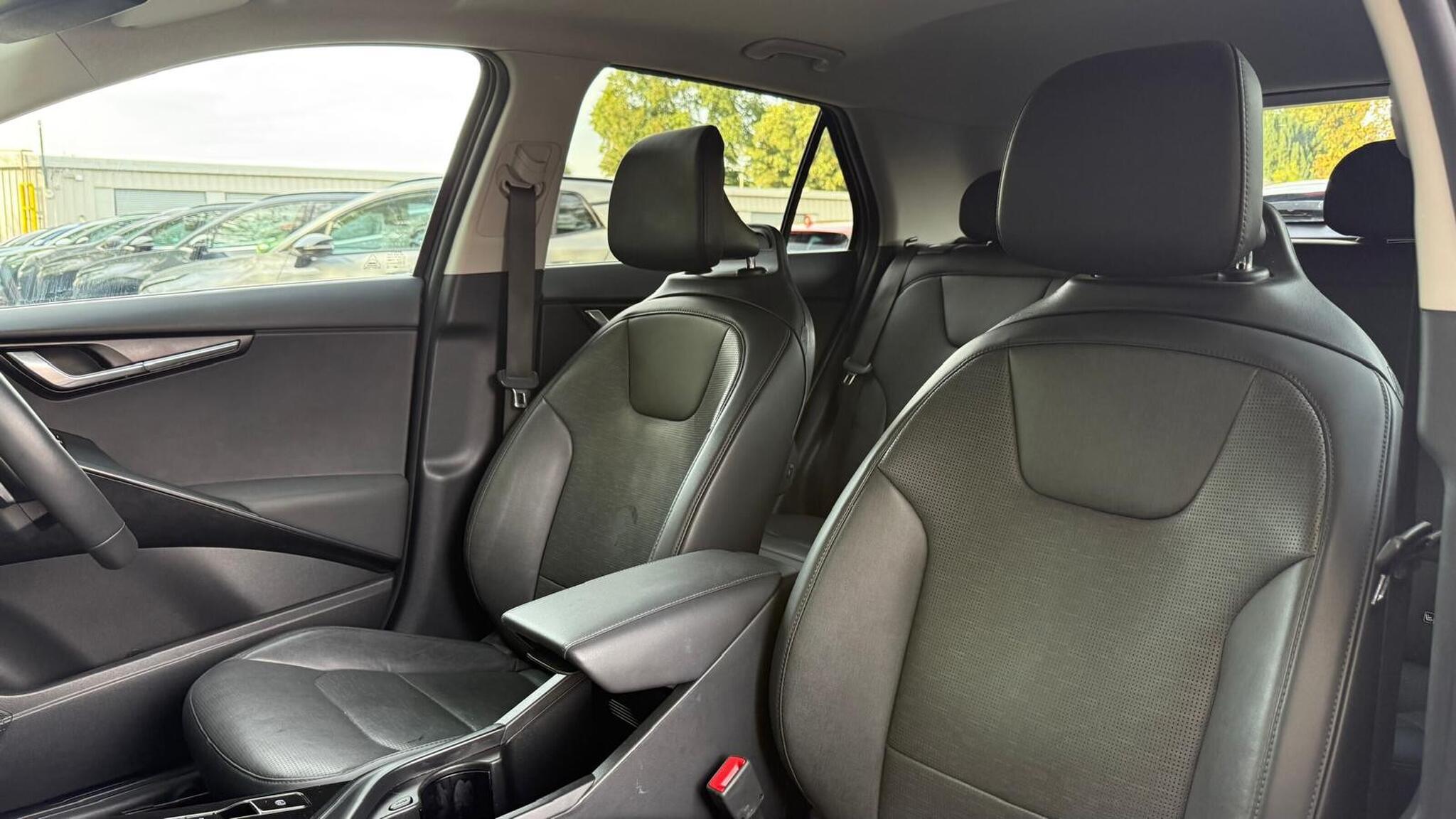 Kia Niro view 25