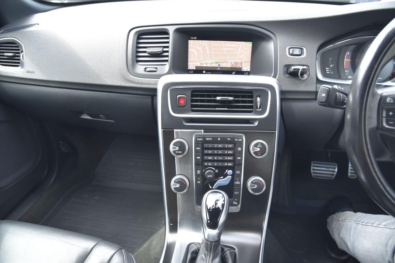 Volvo S60 view 33