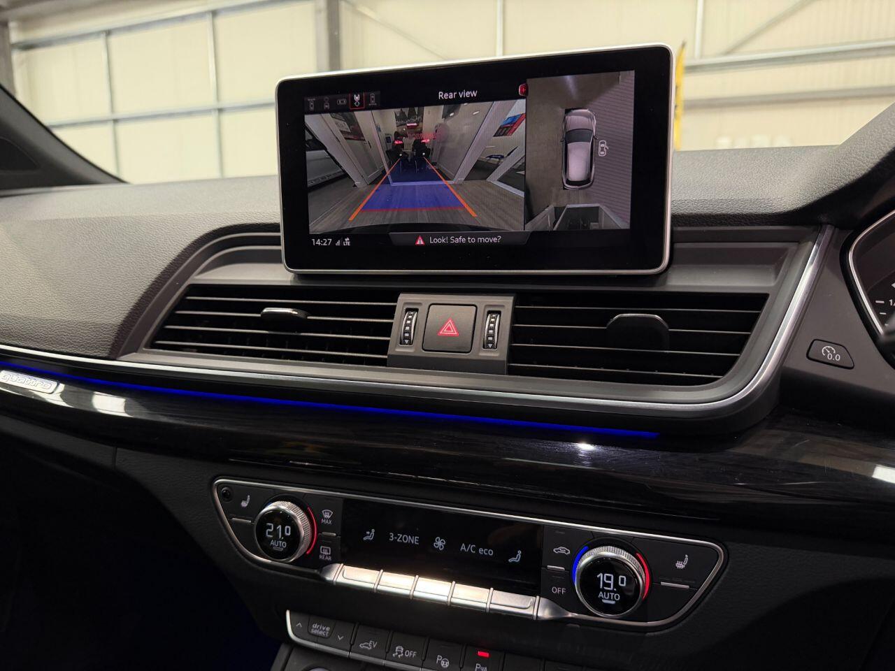 Audi Q5 view 13