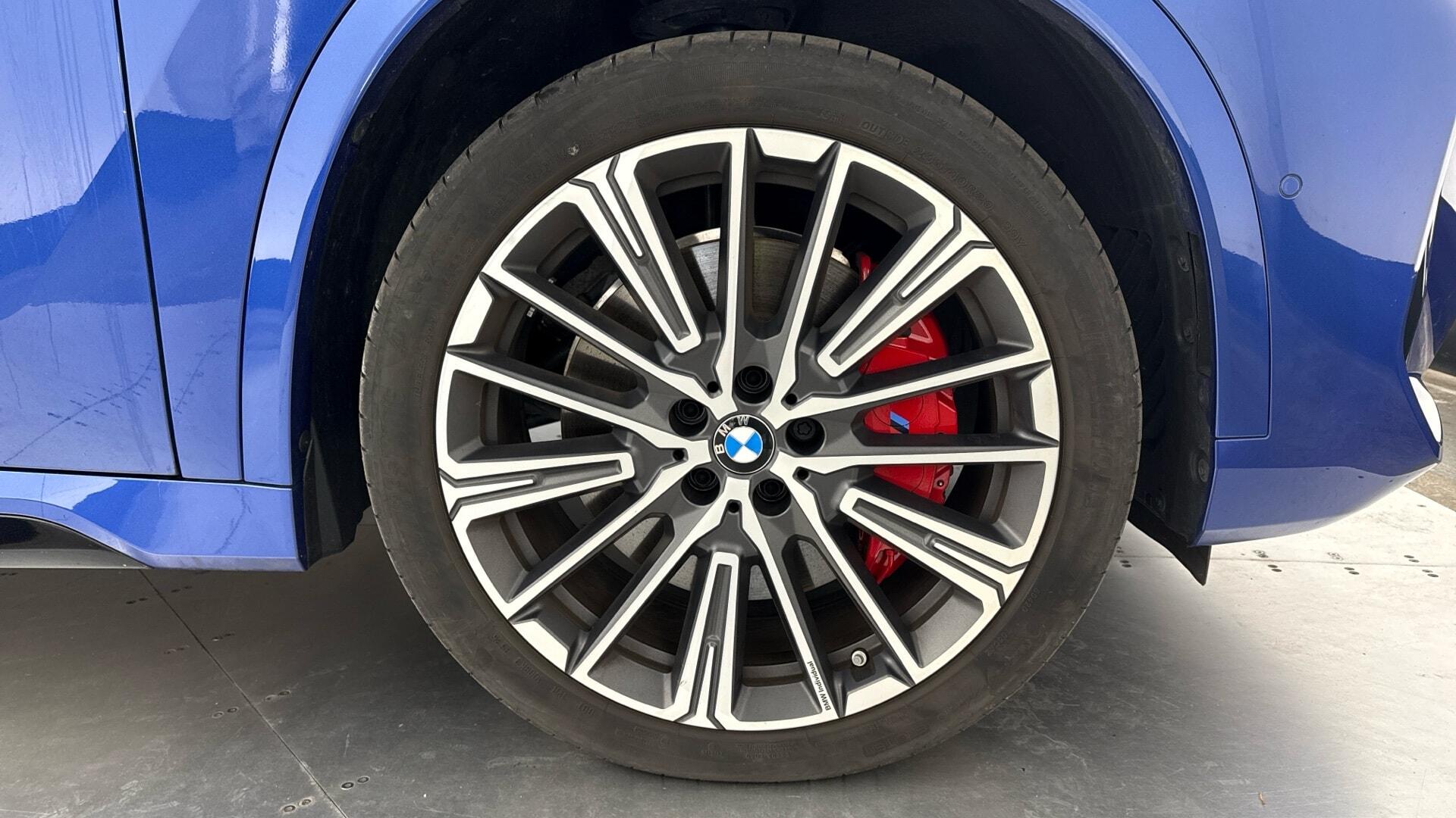 BMW iX1 view 14