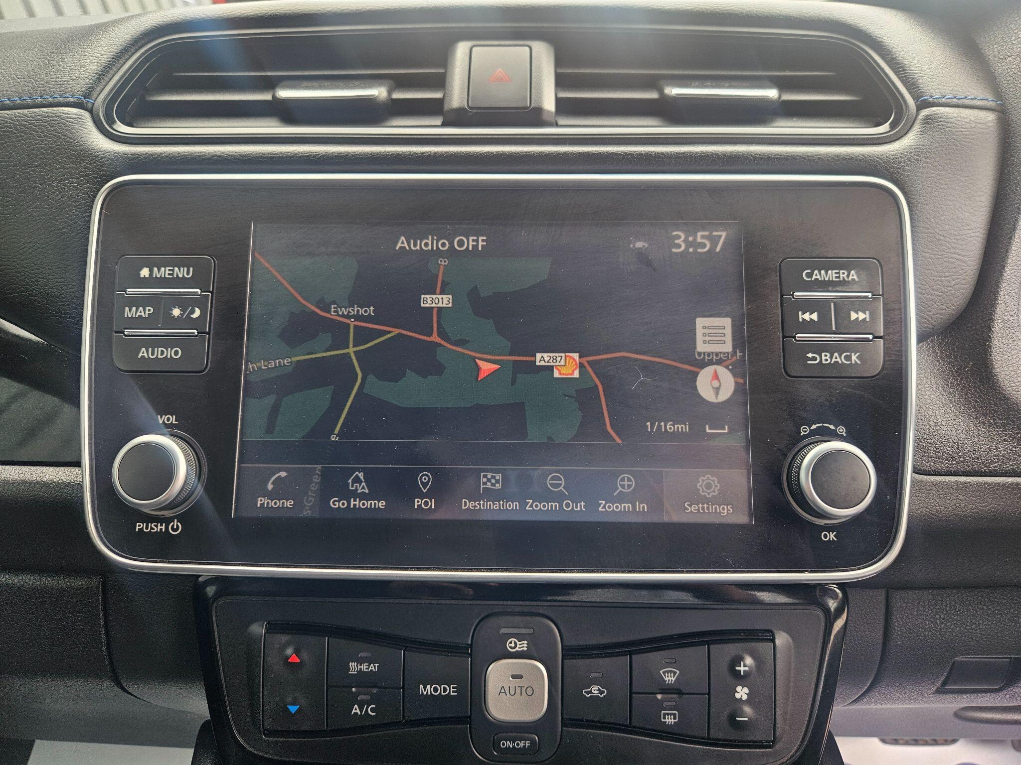 2022 Nissan Leaf image 26