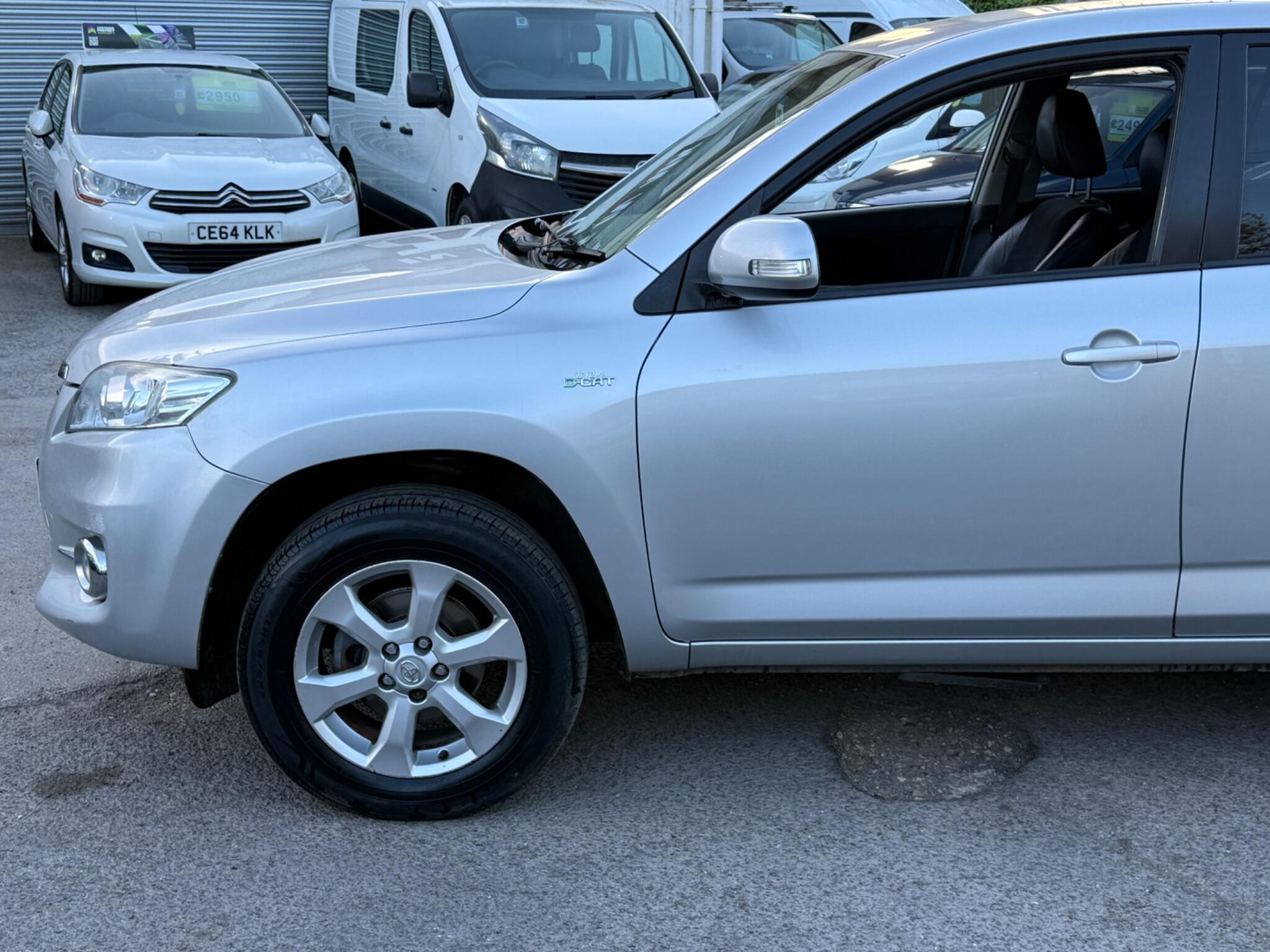 Toyota RAV4 - Image 12