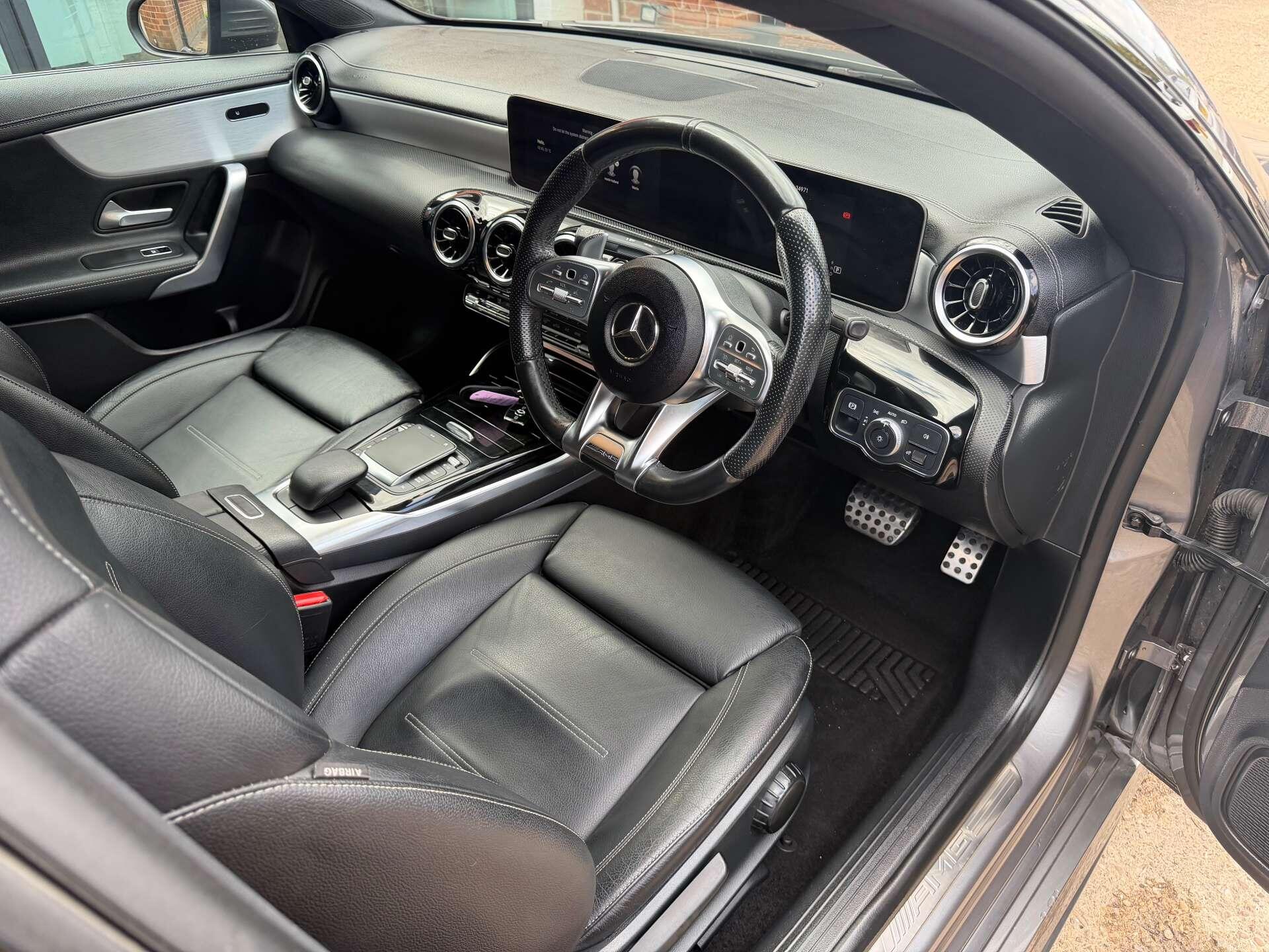 Mercedes-Benz Cla view 35