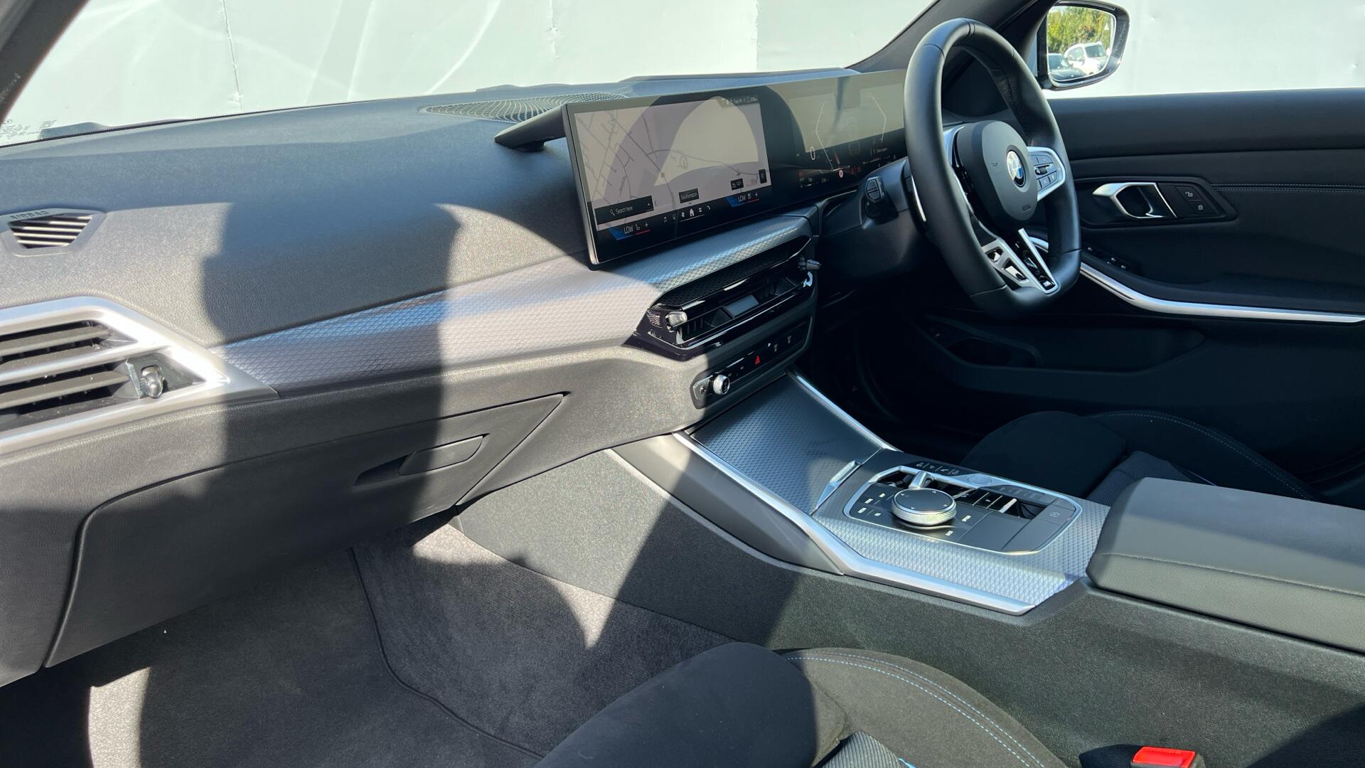 BMW 3 Series view 7