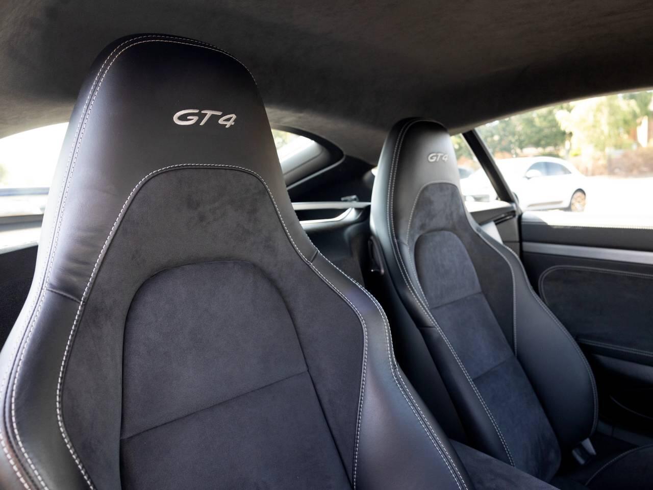 Porsche Cayman view 5