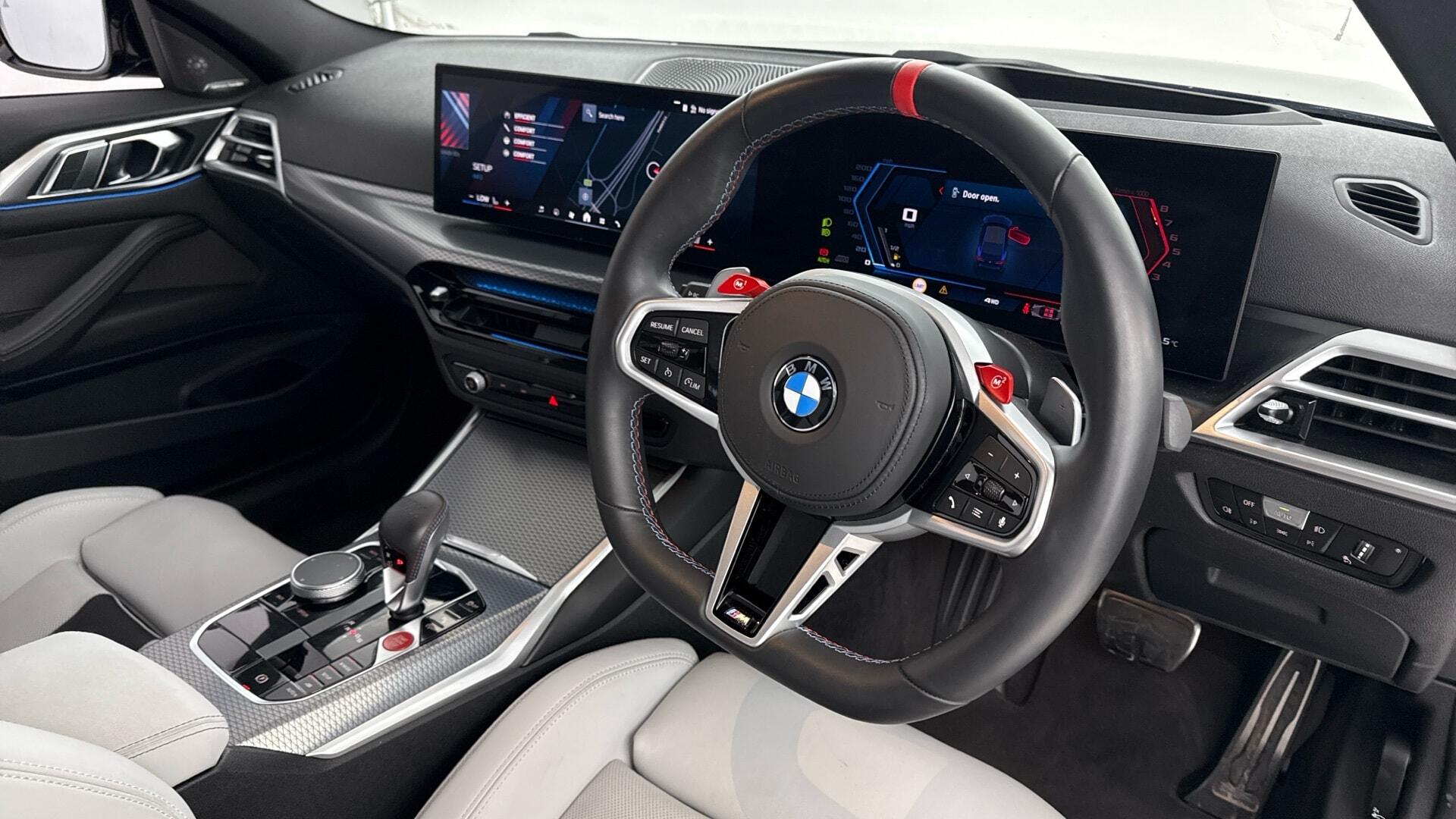 BMW M4 view 6