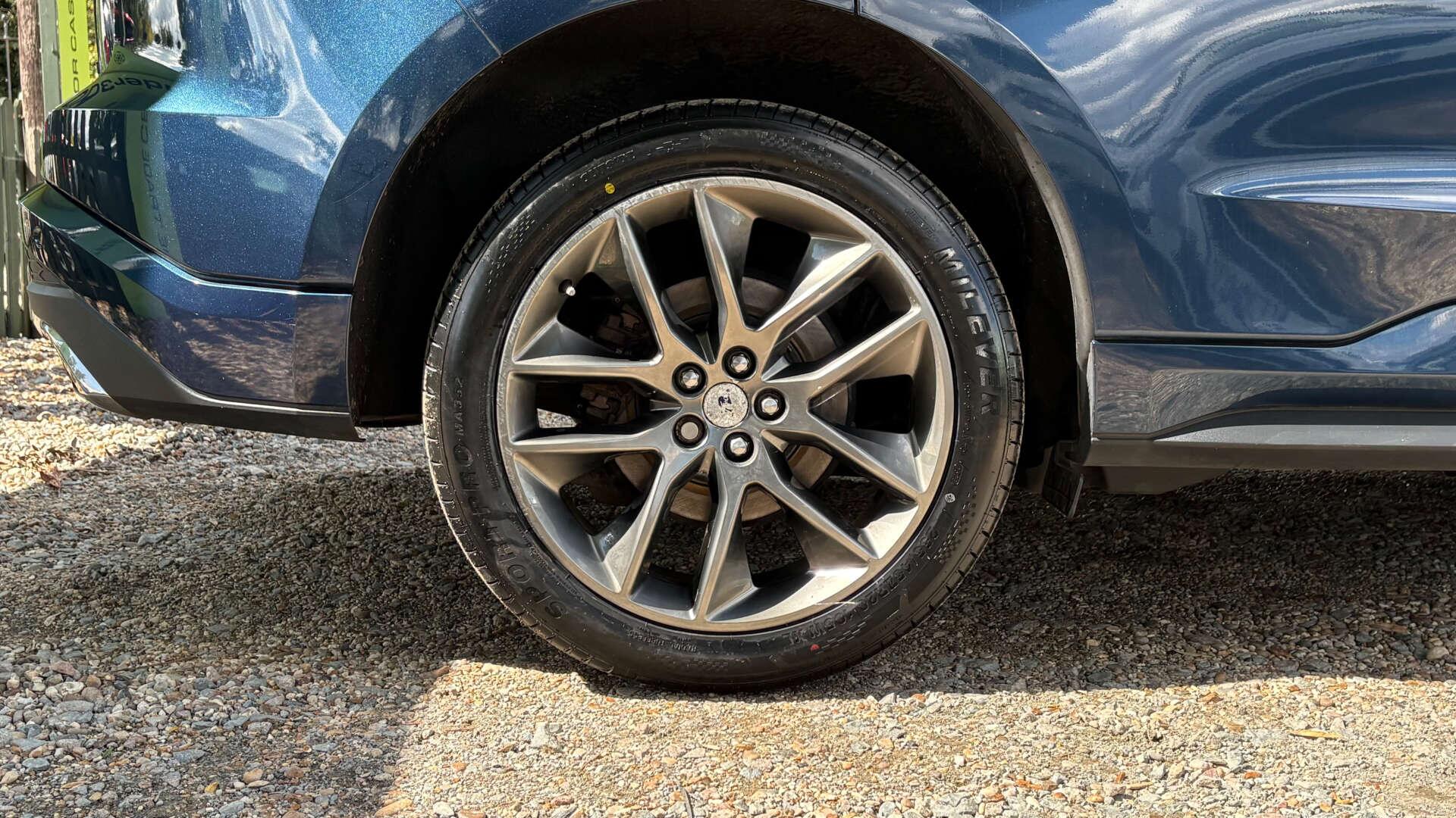 Ford Edge view 47