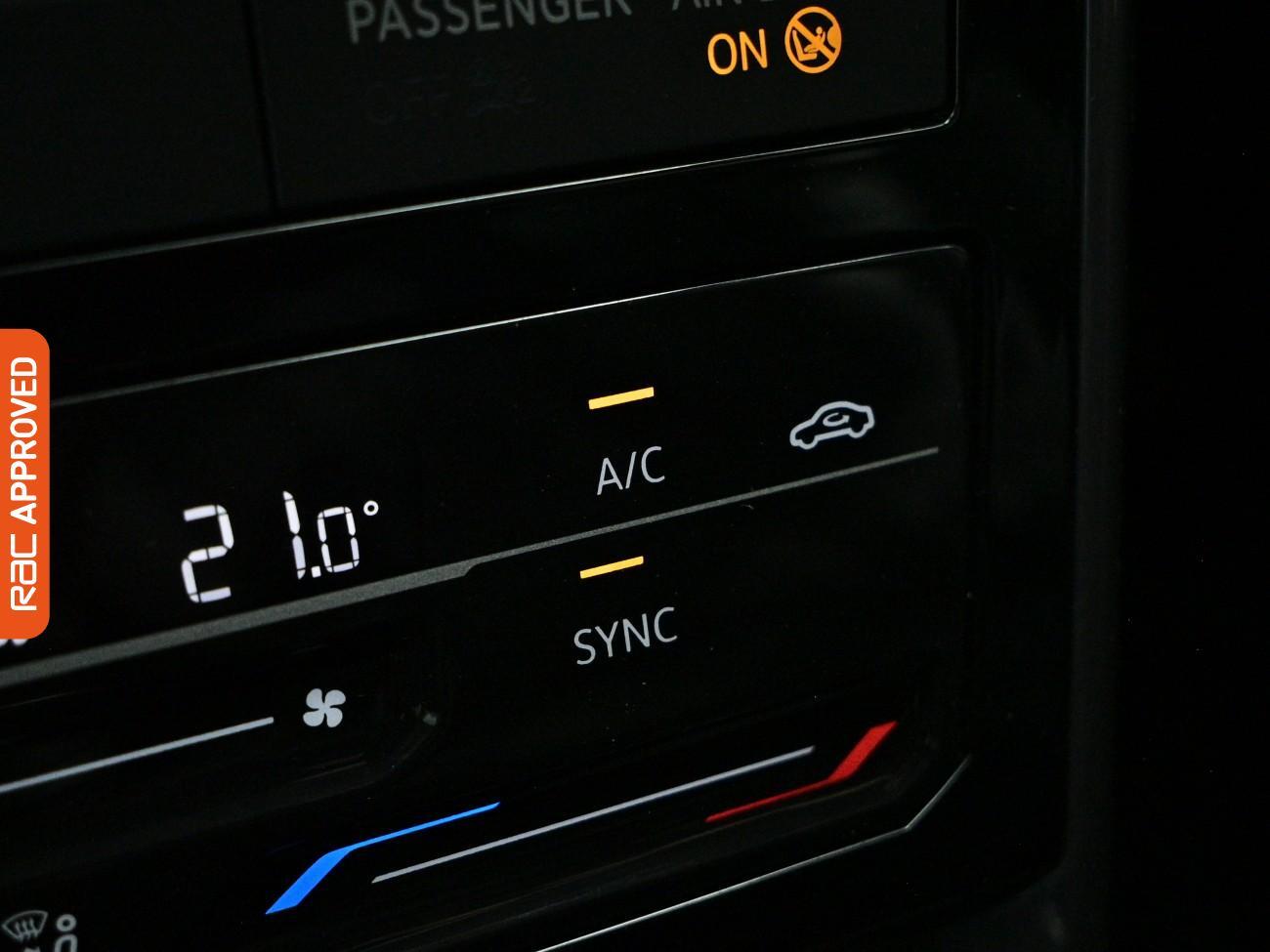 Volkswagen T-Cross view 18