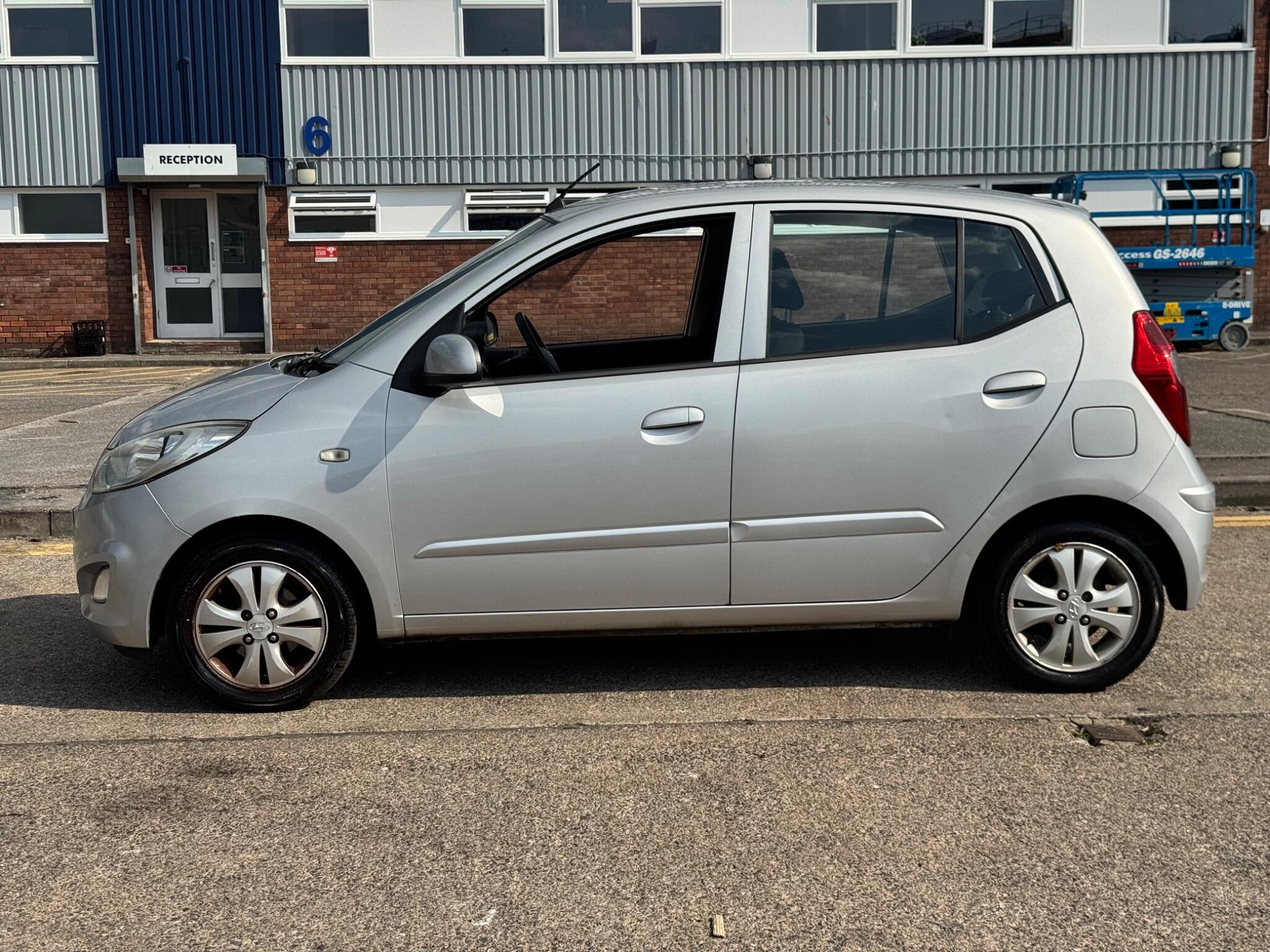 Hyundai I10 view 11