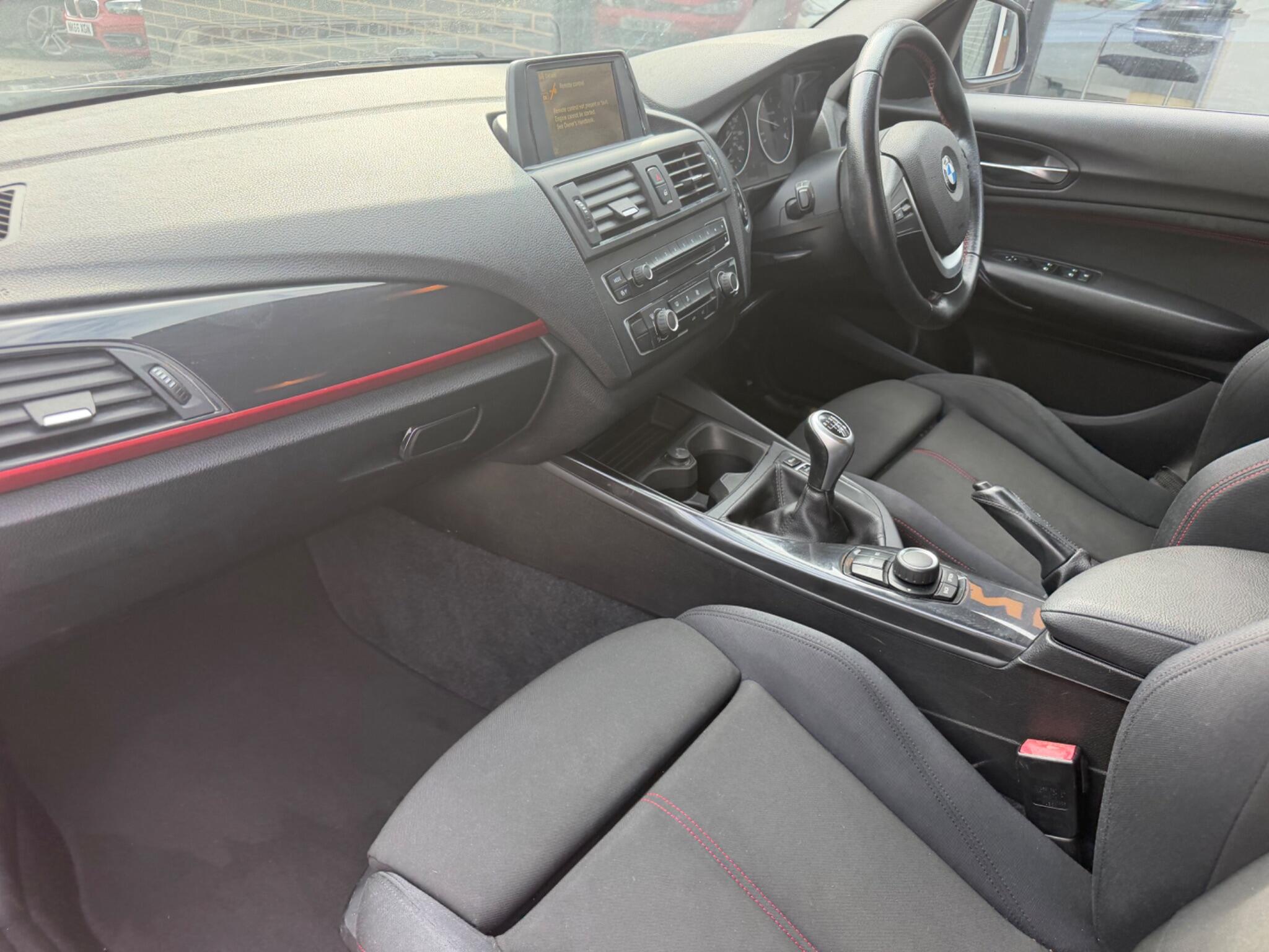 BMW 1 Series view 16