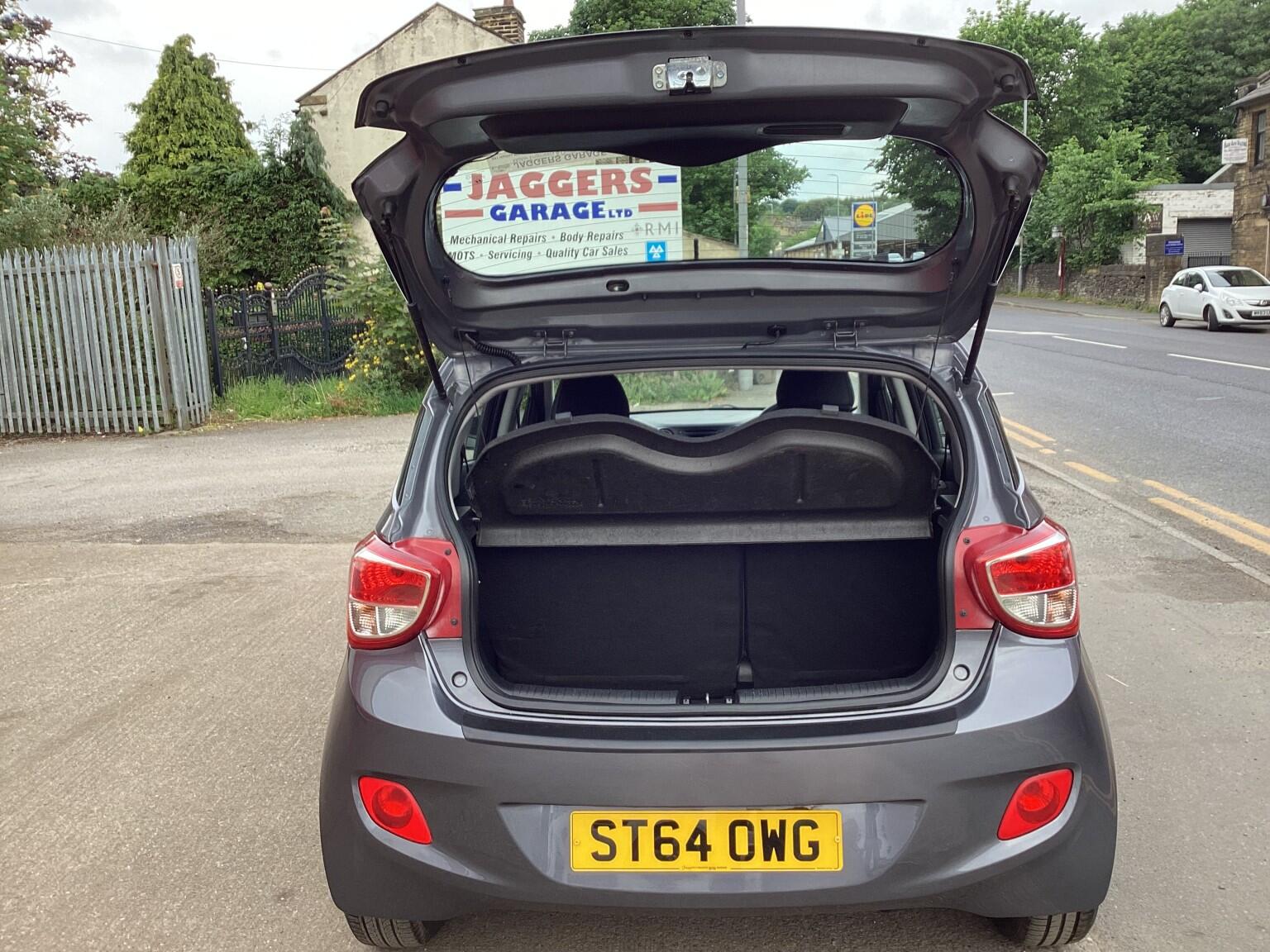 Hyundai I10 view 10