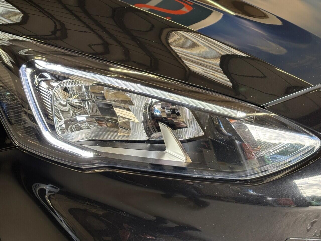 Ford Focus view 49