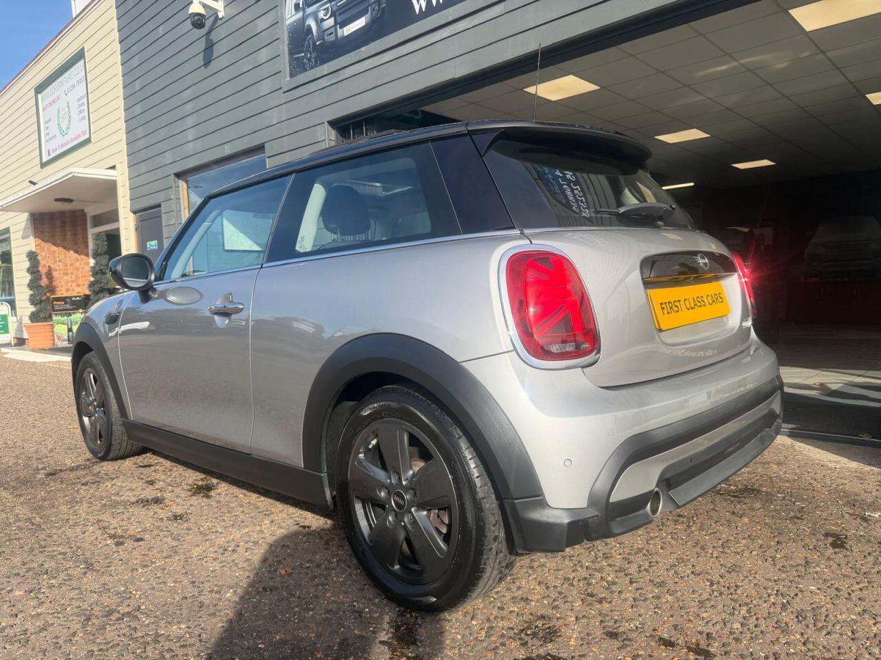 Mini Hatch view 15
