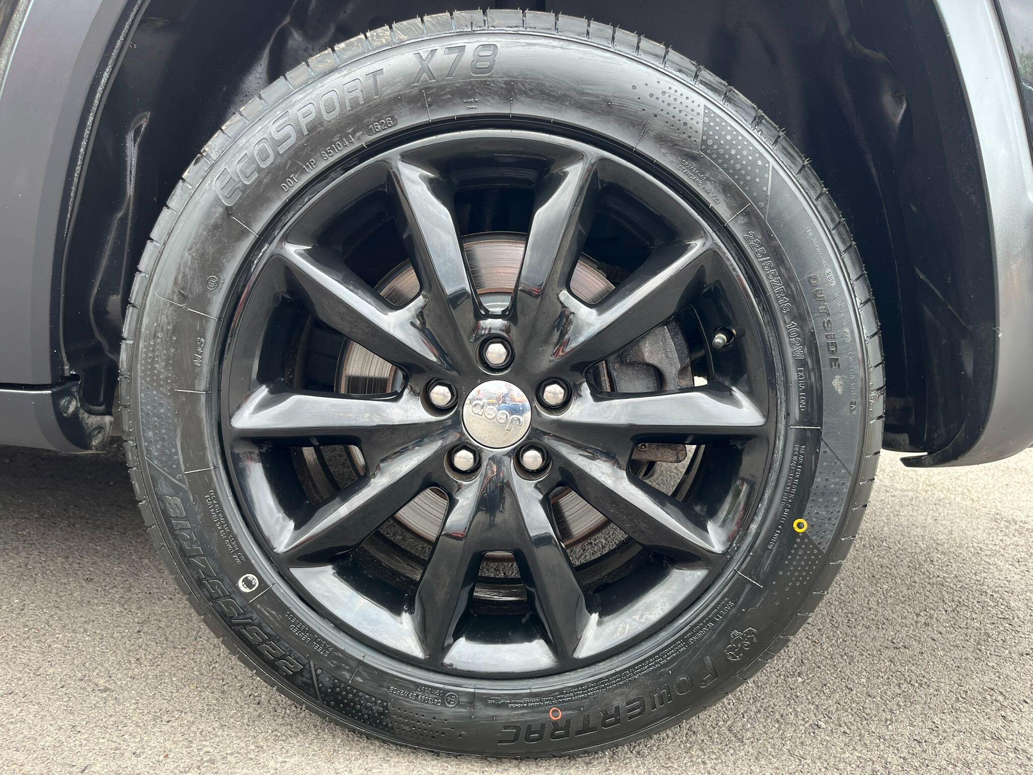 Jeep Cherokee view 32