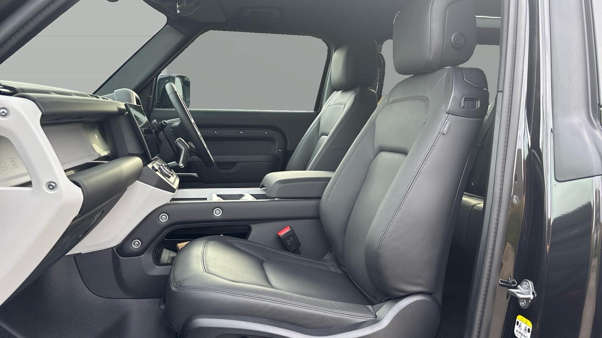 Land Rover Defender view 43