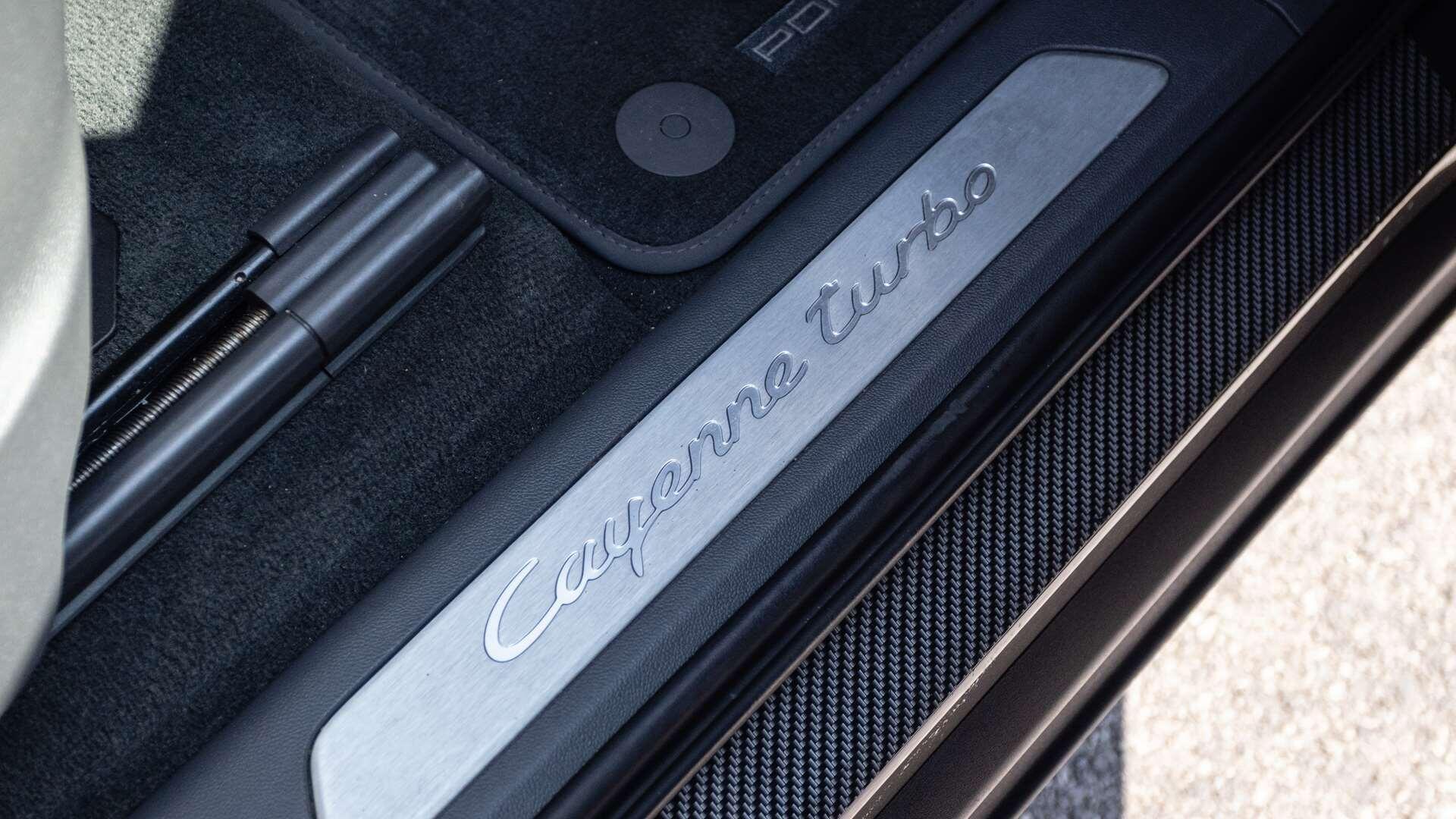 Porsche Cayenne view 37