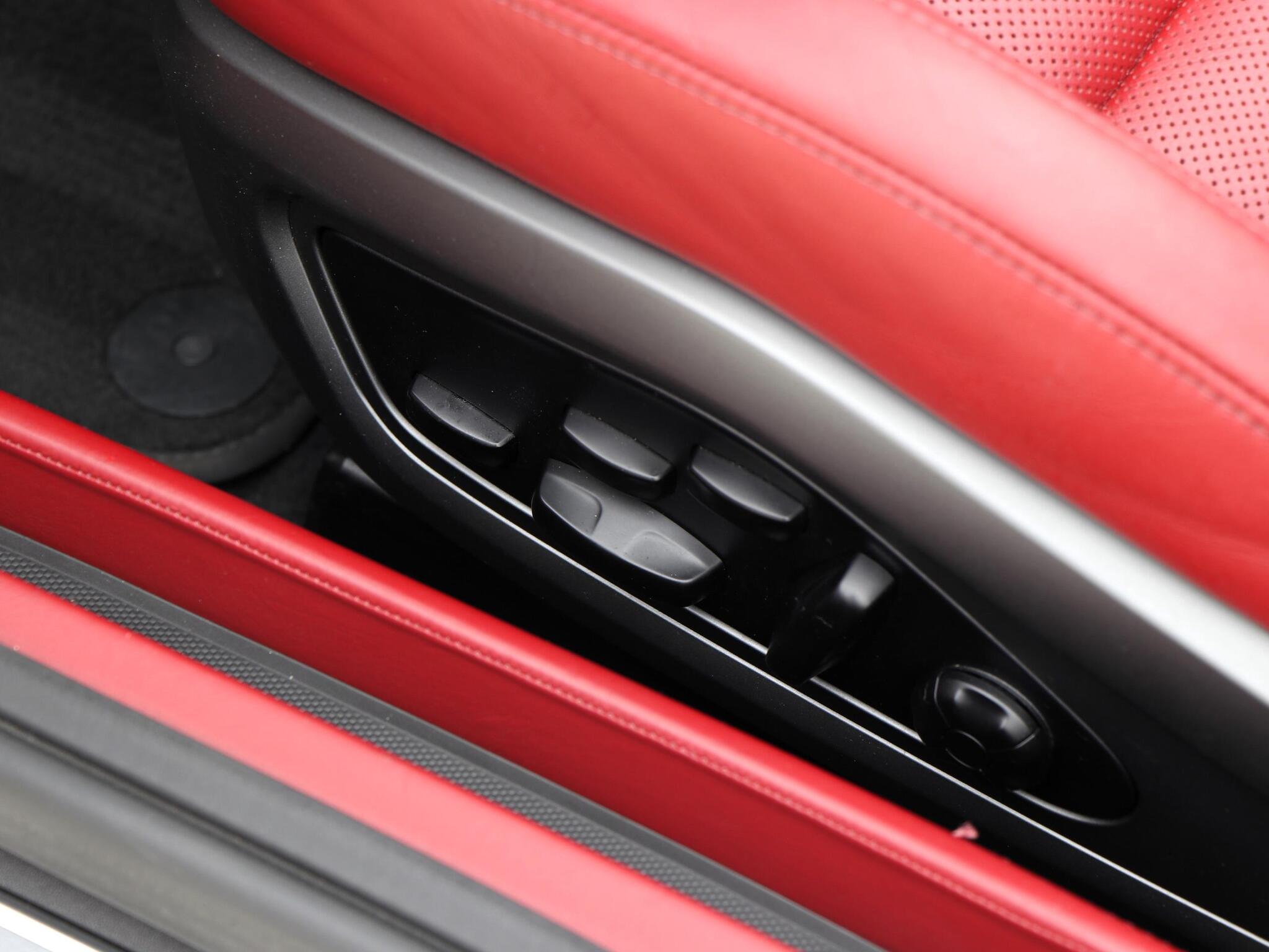 Porsche 911 view 29