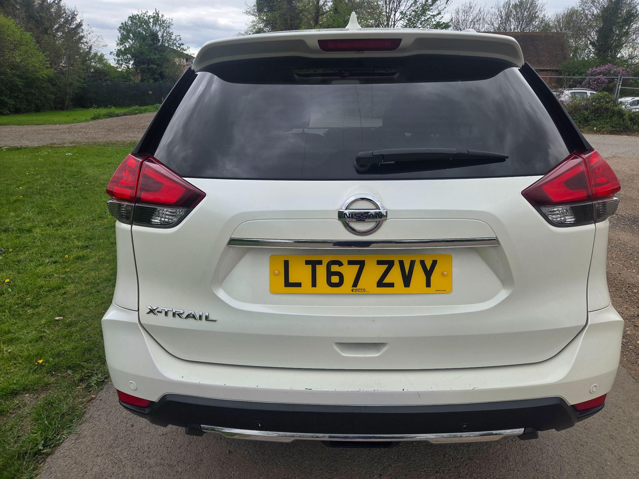 Nissan X-Trail view 10
