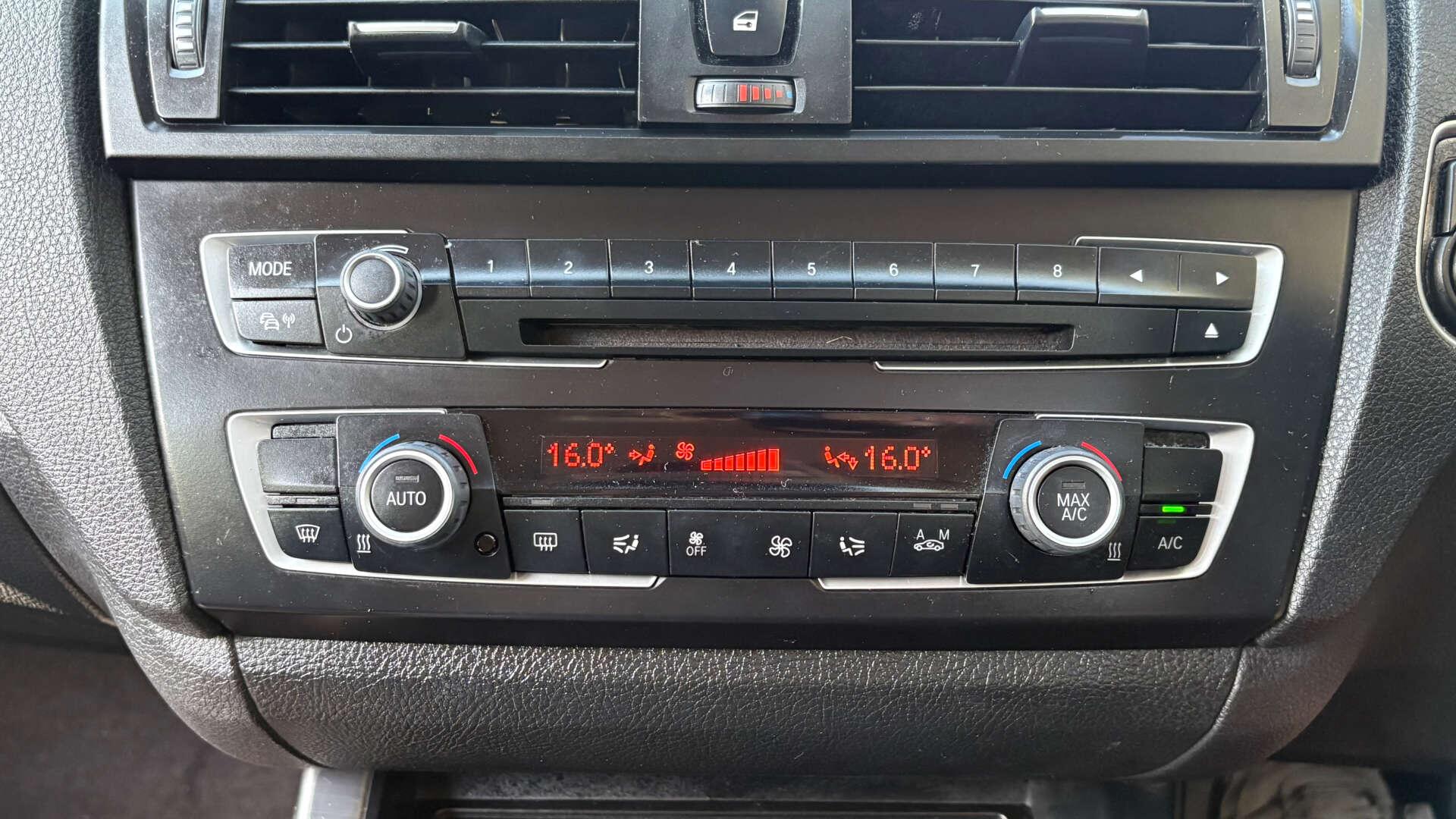 BMW 1 Series view 32
