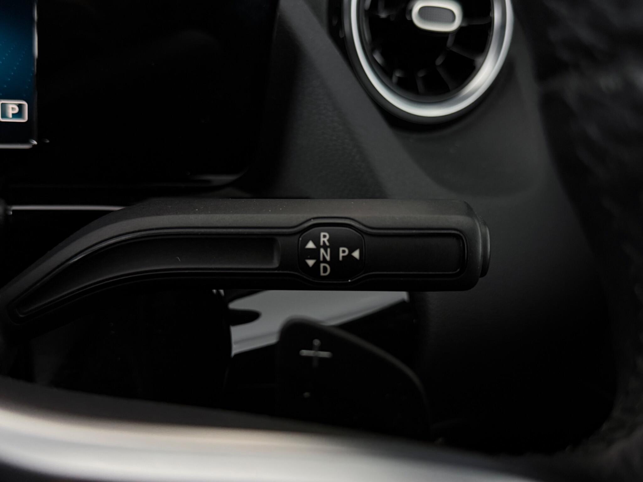 Mercedes-Benz Gla view 19