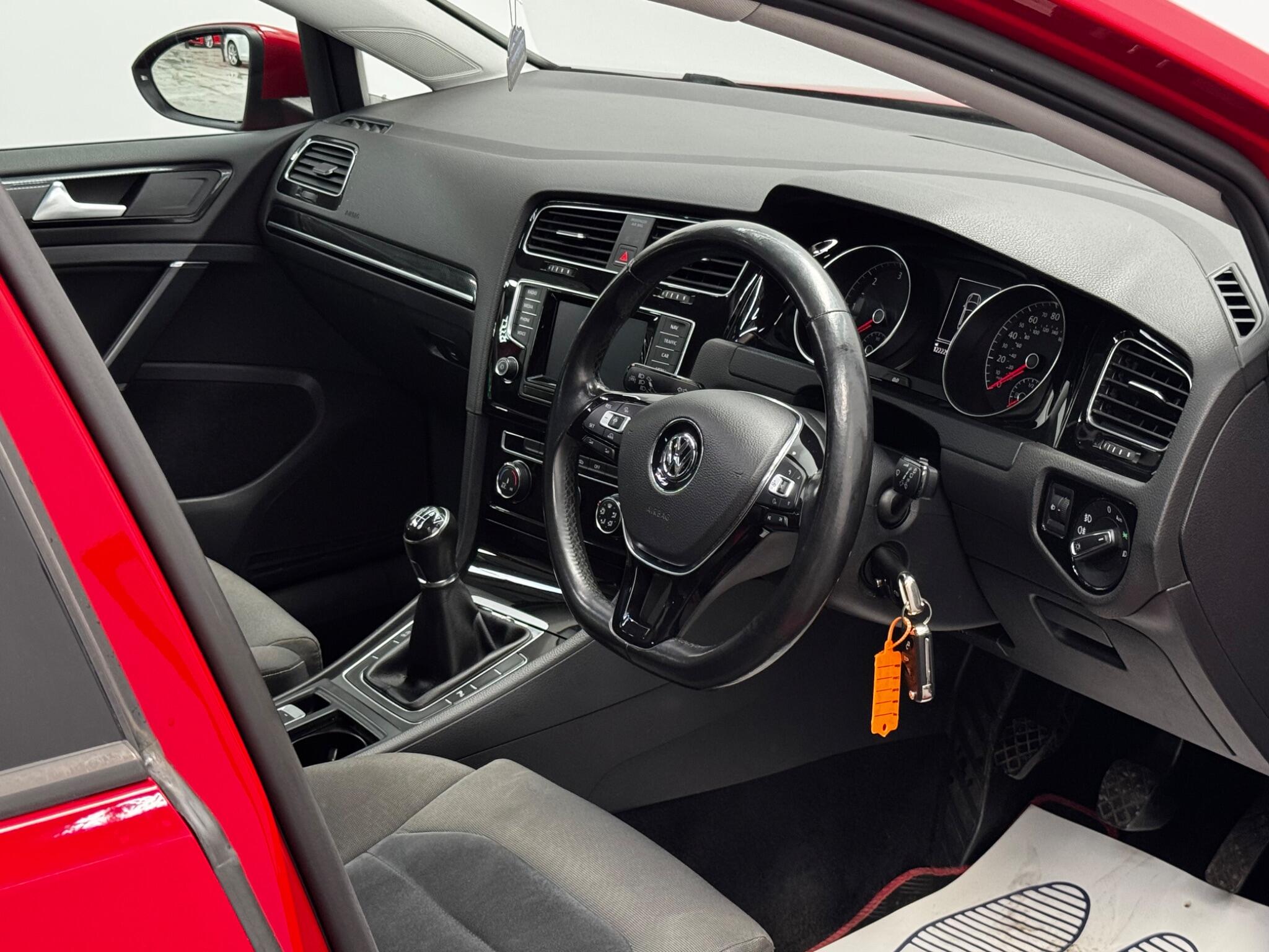 Volkswagen Golf view 58