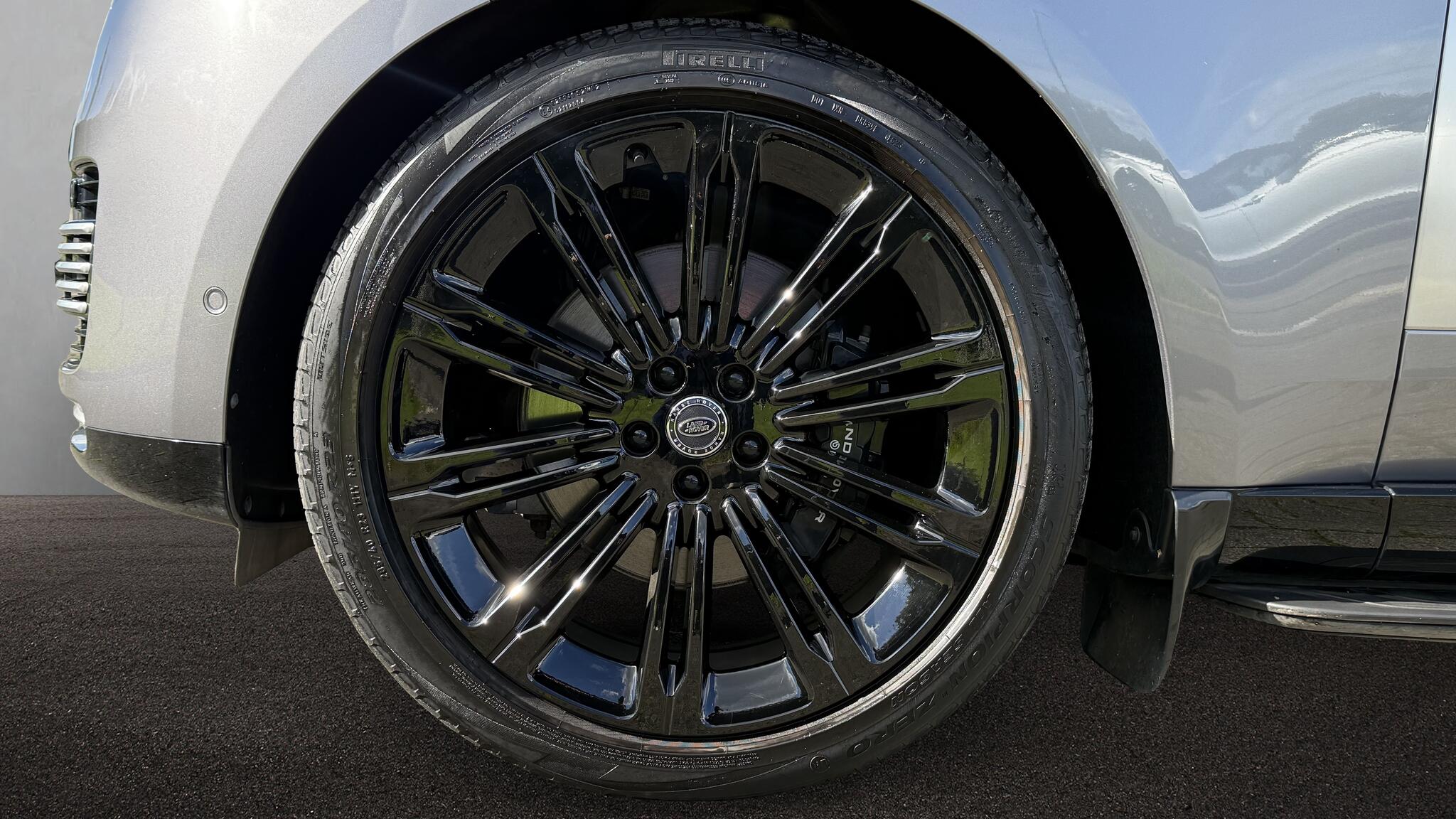 Land Rover Range Rover view 8
