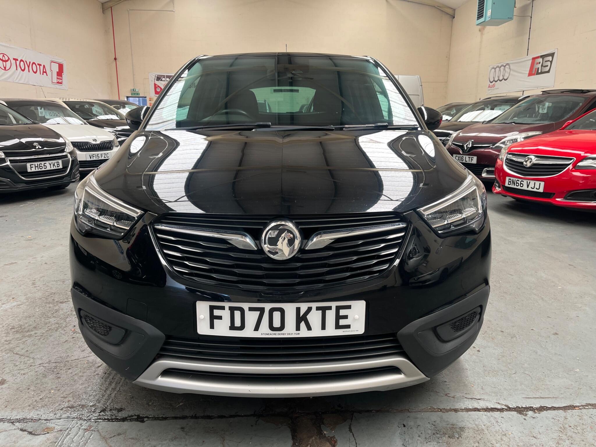 Vauxhall Crossland X view 3