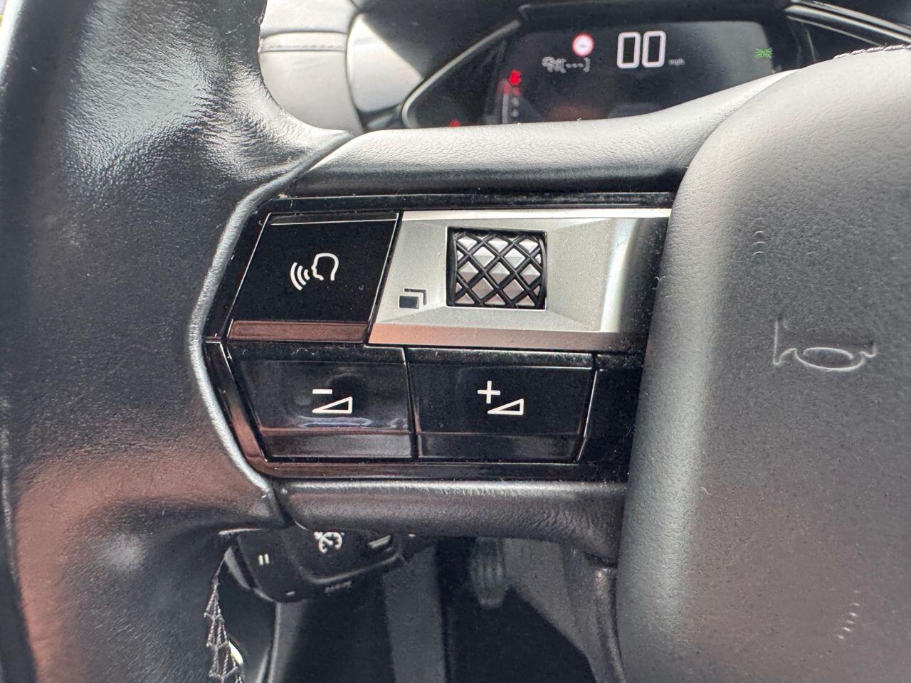DS Automobiles DS 3 Crossback view 13