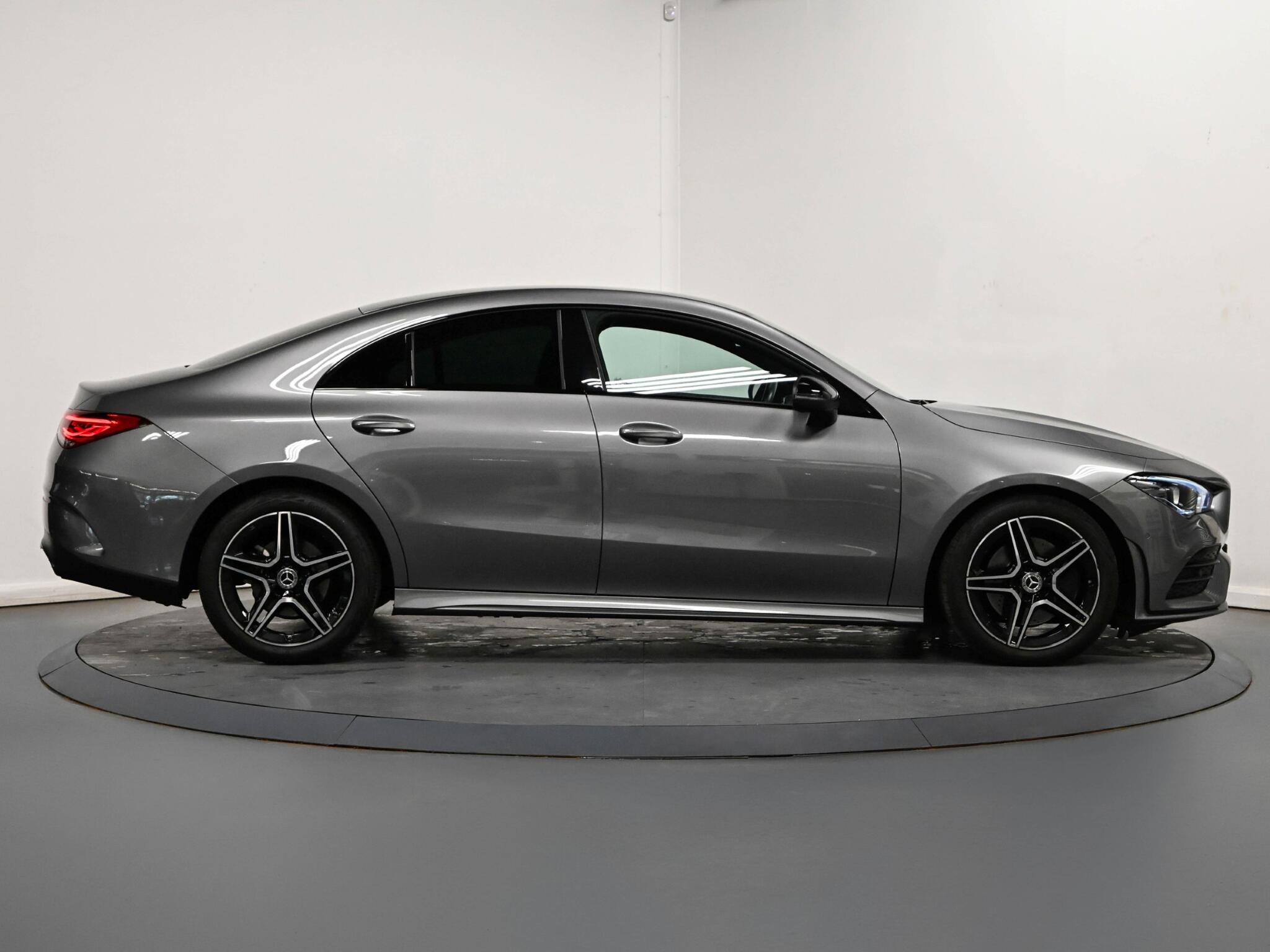 Mercedes-Benz Cla view 24