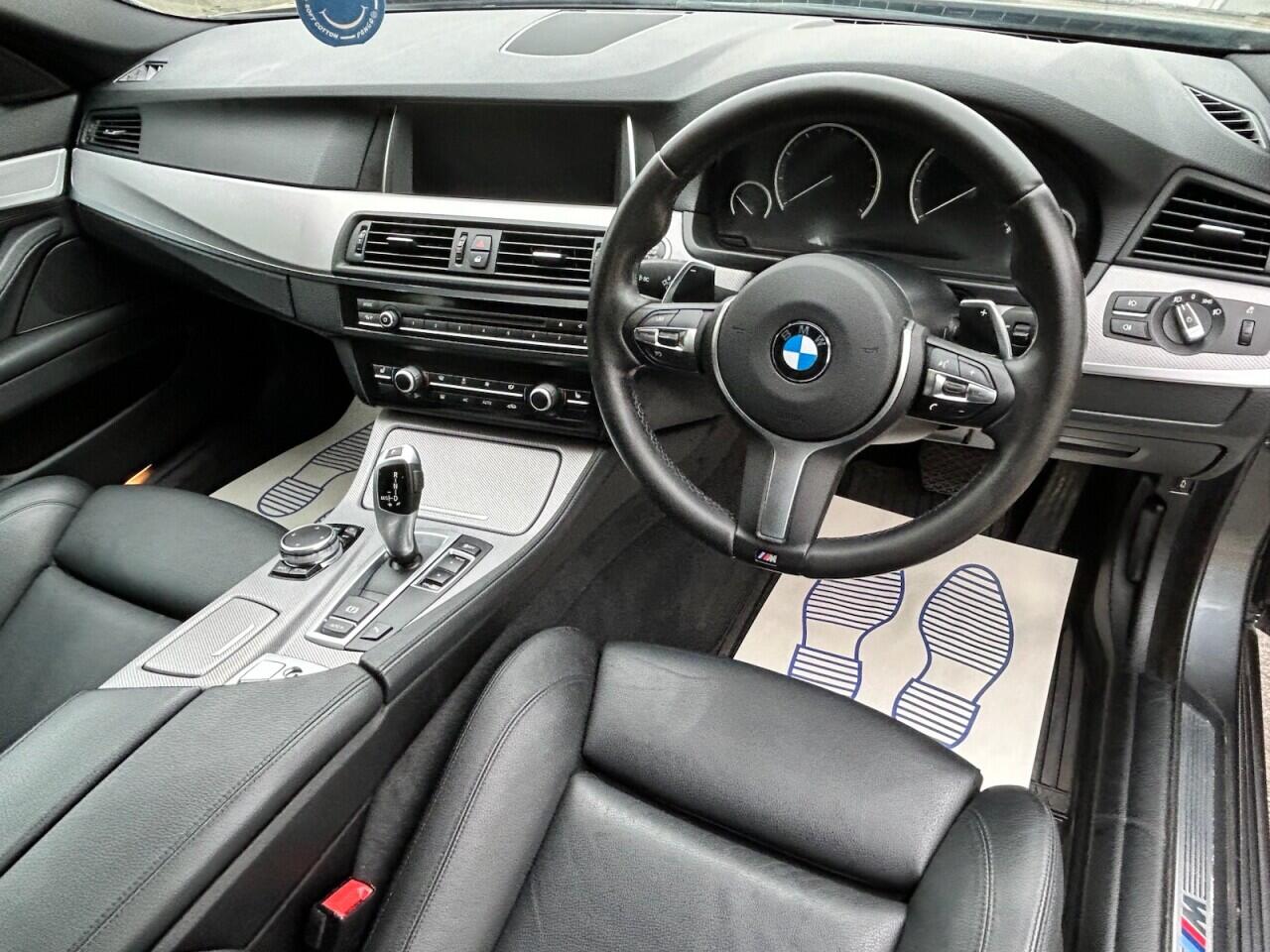 BMW 5 Series view 20