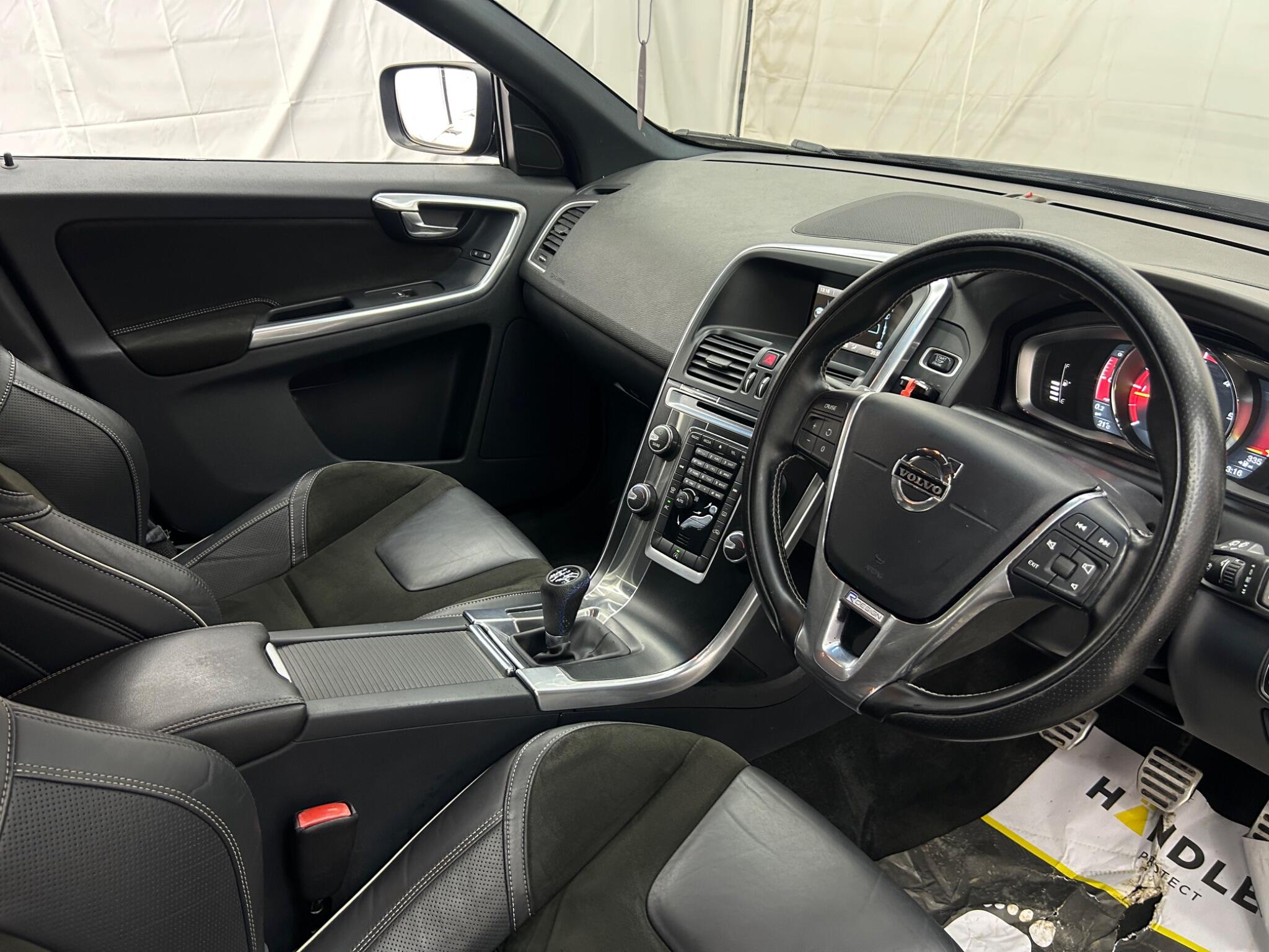 Volvo XC60 view 9