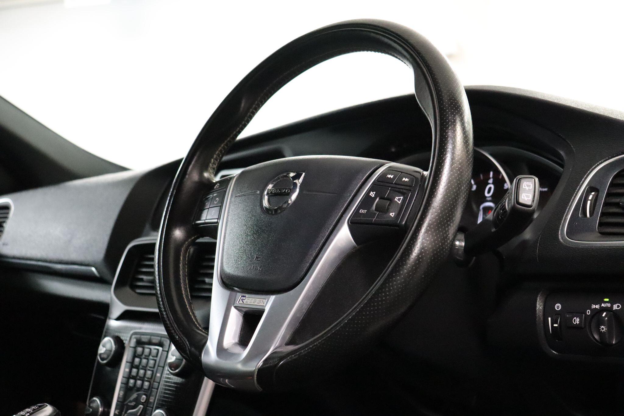 Volvo V40 view 12