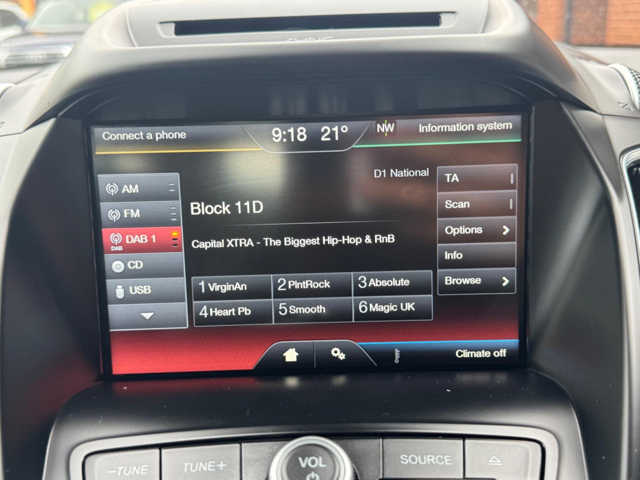 Ford C-Max view 17