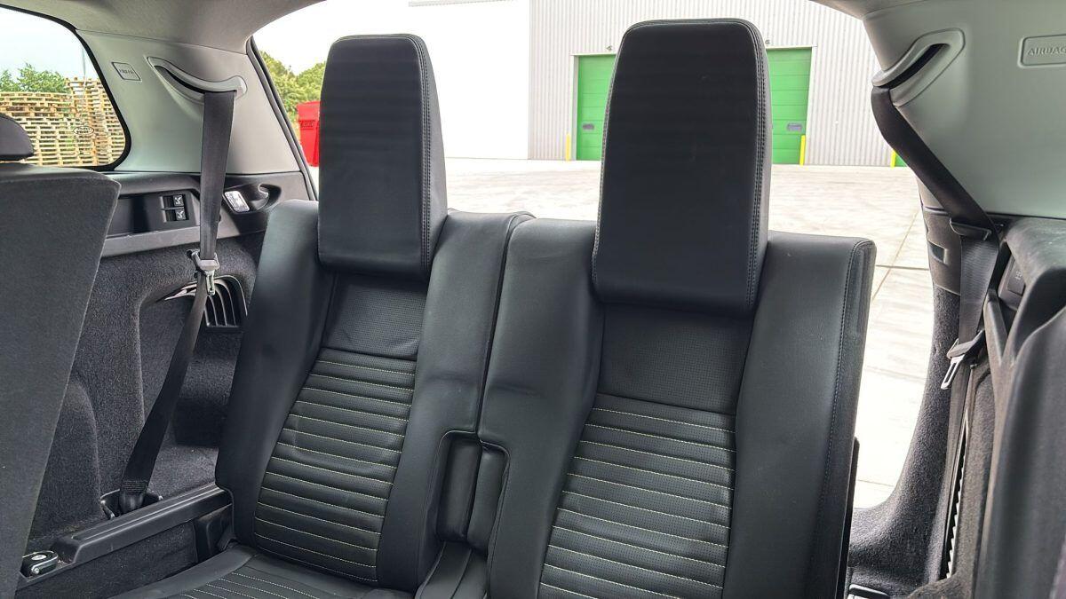 Land Rover Discovery Sport view 14