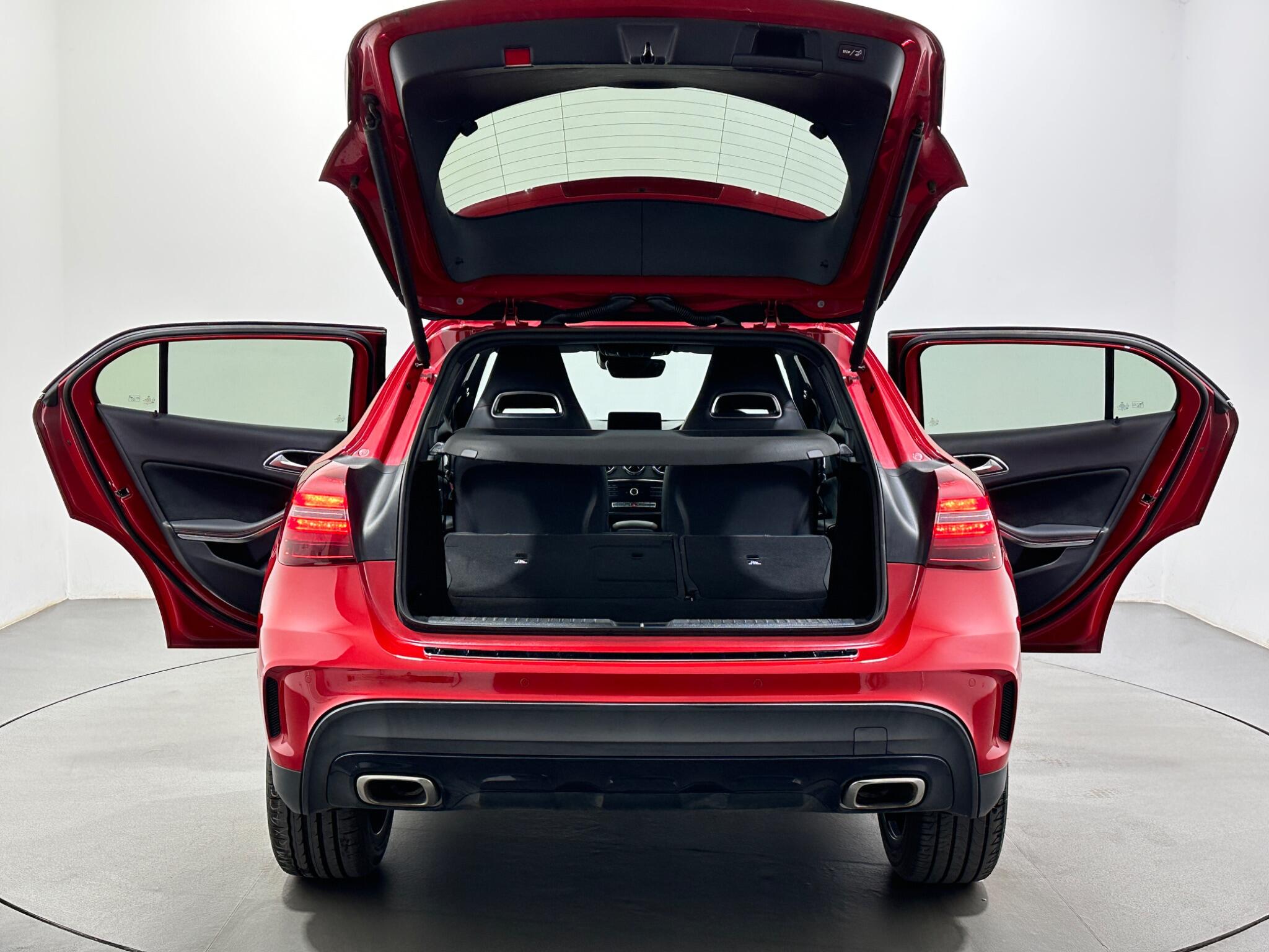 Mercedes-Benz Gla view 45