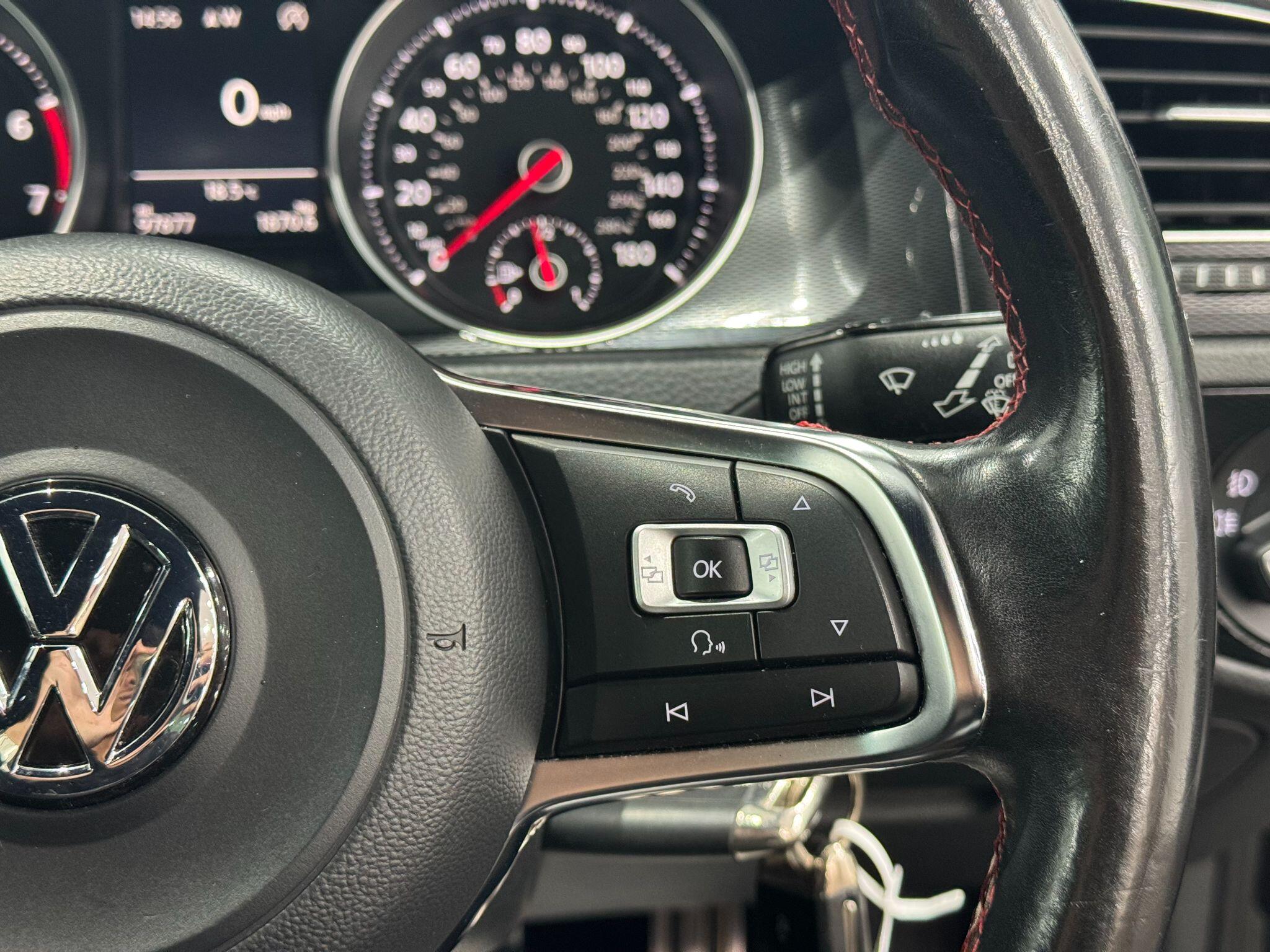 Volkswagen Golf view 29