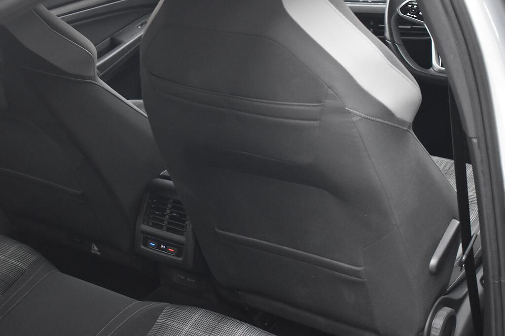 Volkswagen Golf view 32