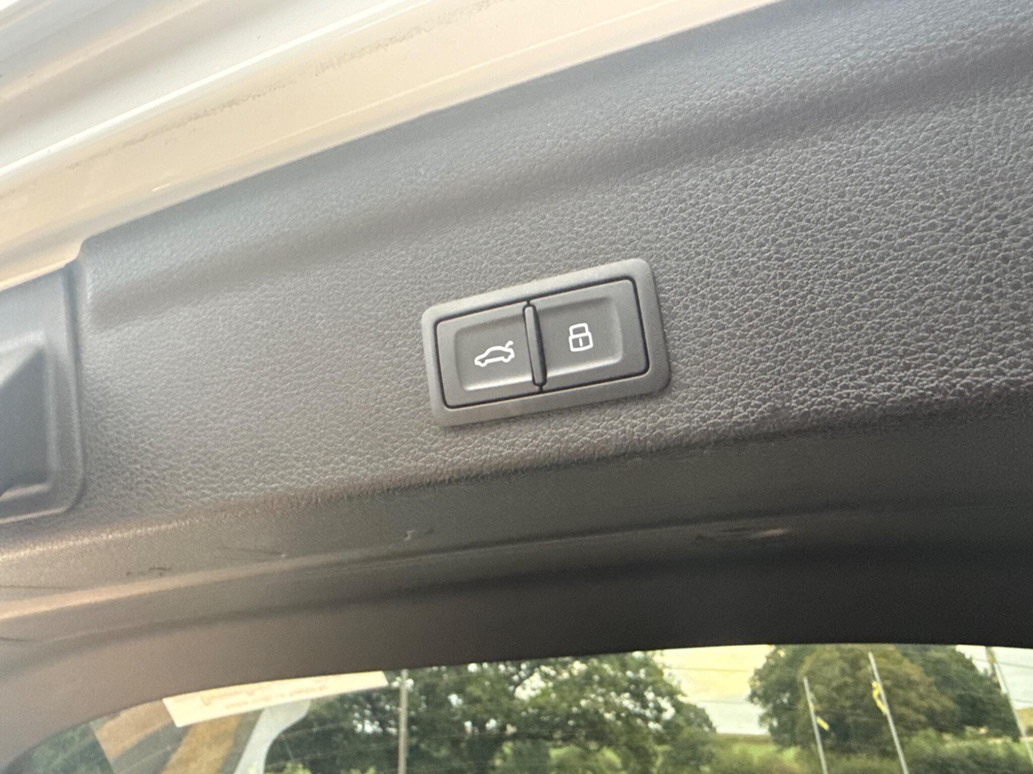 Audi Q3 view 27
