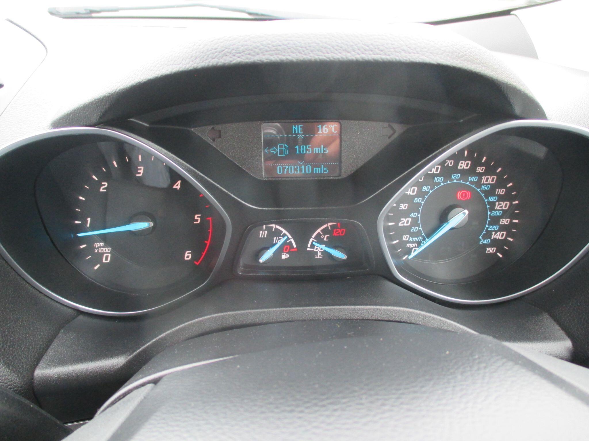 Ford Kuga view 34