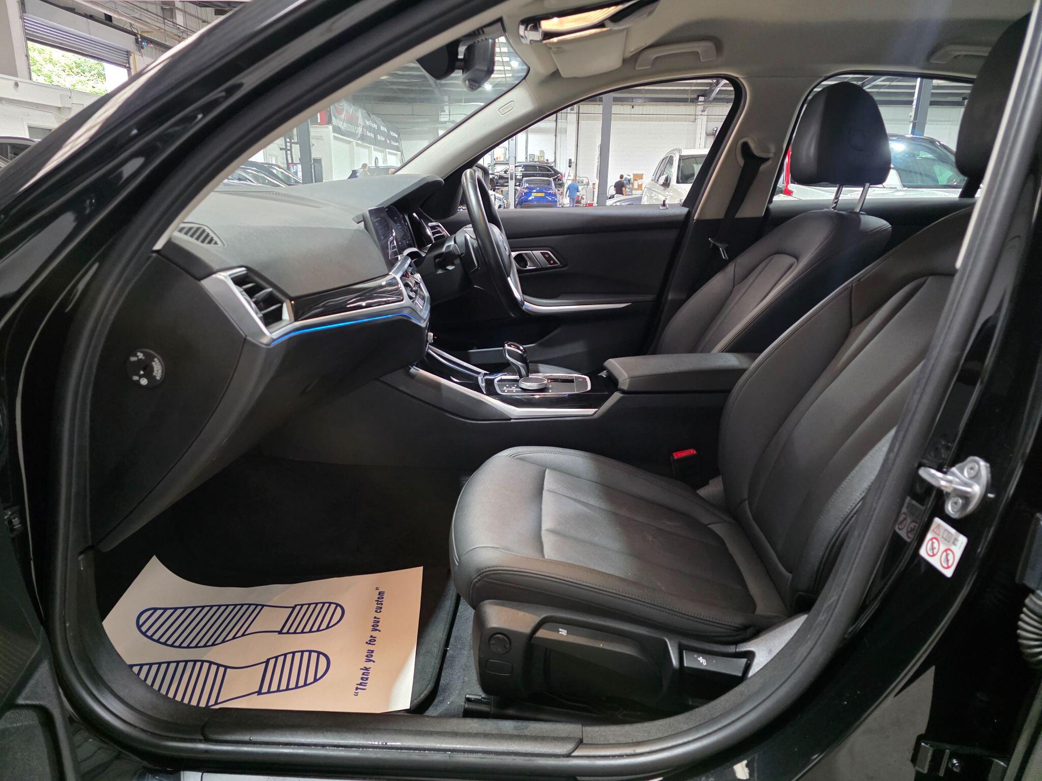 BMW 3 Series view 28
