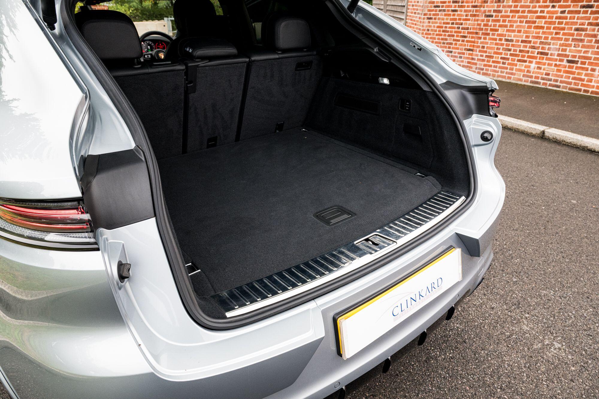 Porsche Cayenne view 33