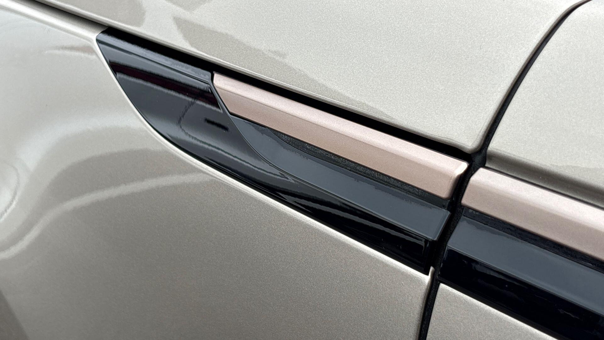 Land Rover Range Rover Velar view 23