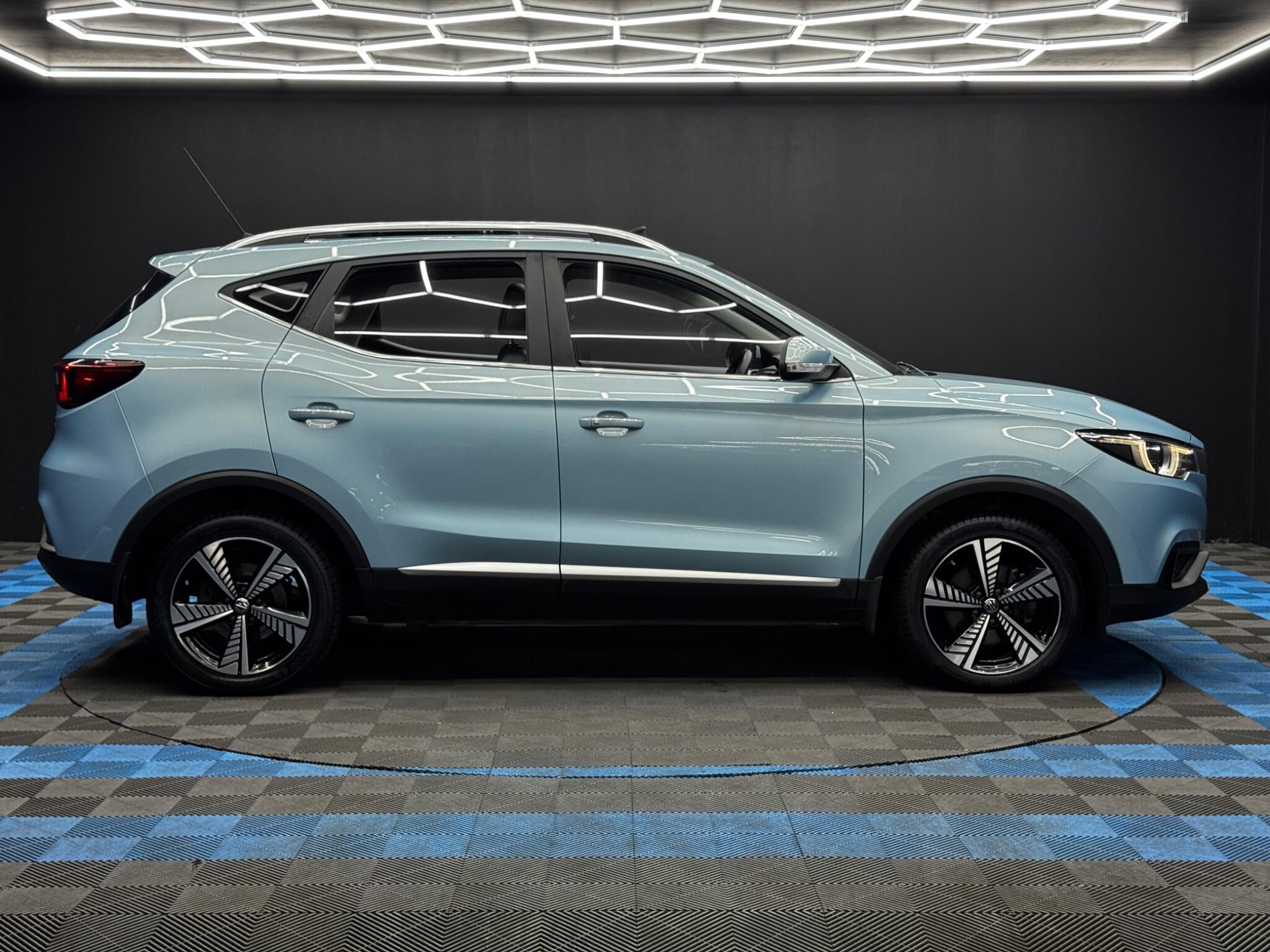 MG ZS view 4