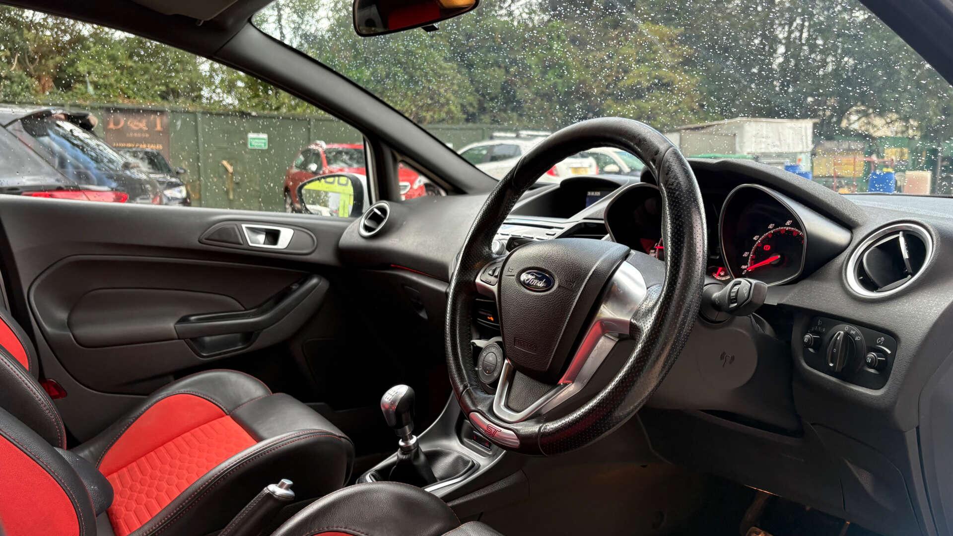 Ford Fiesta view 7