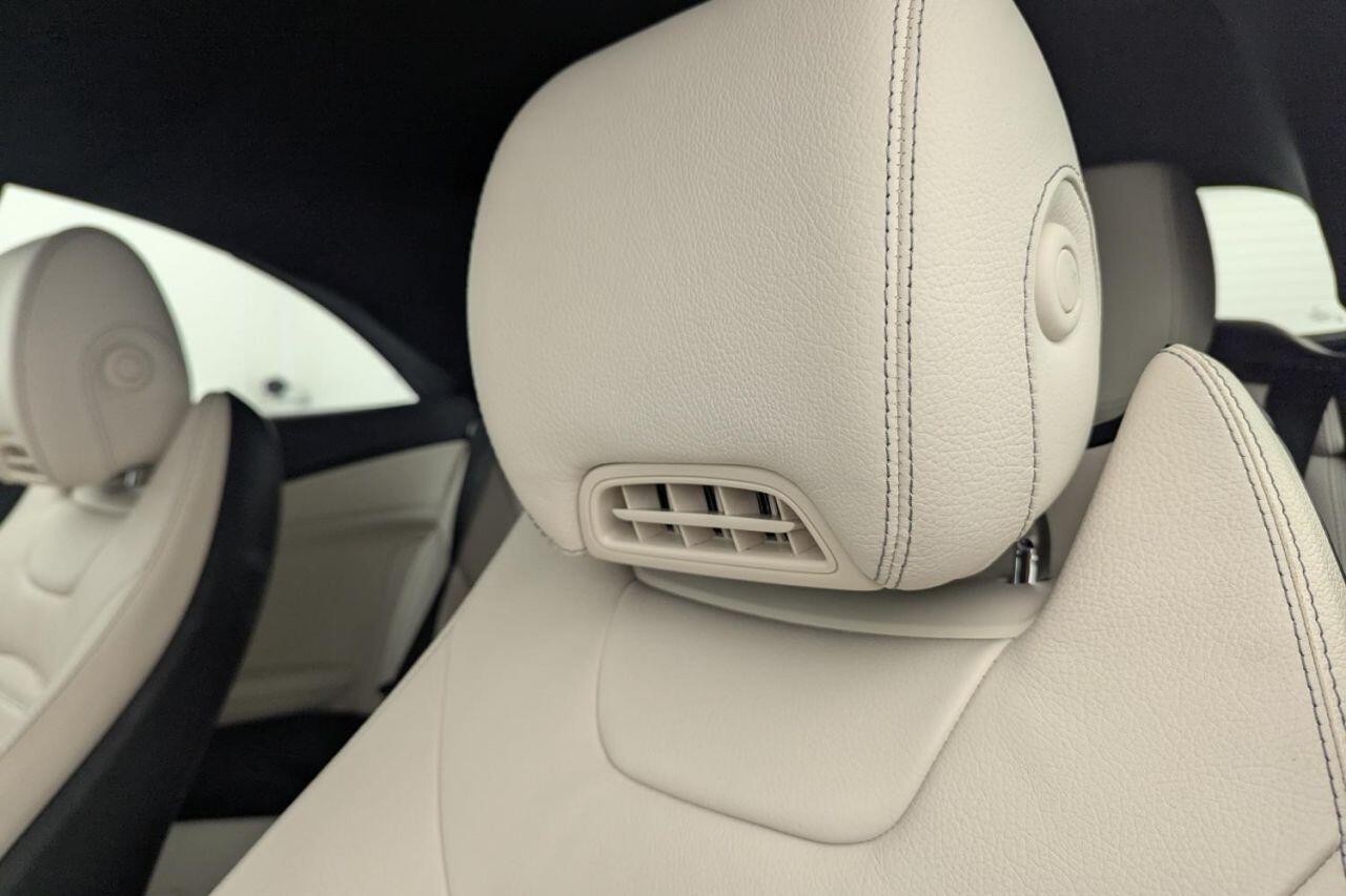 Mercedes-Benz C-Class view 28