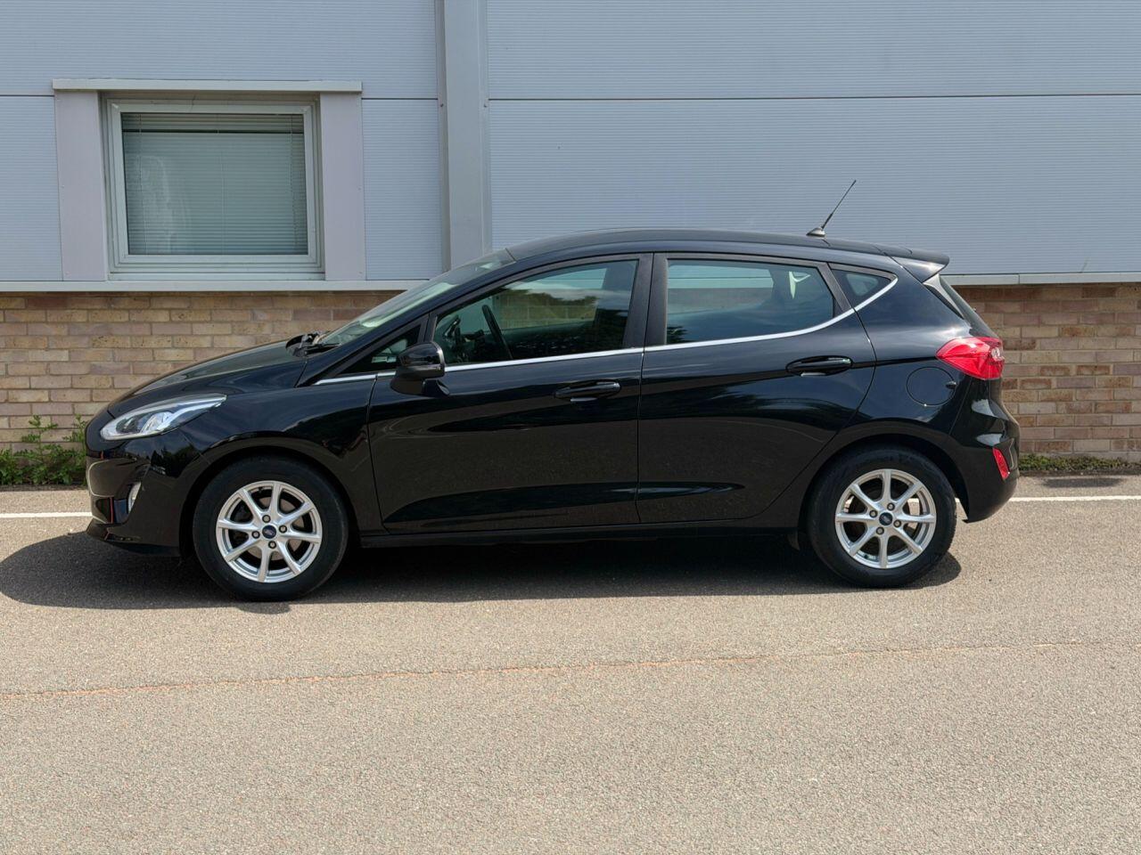 Ford Fiesta view 5